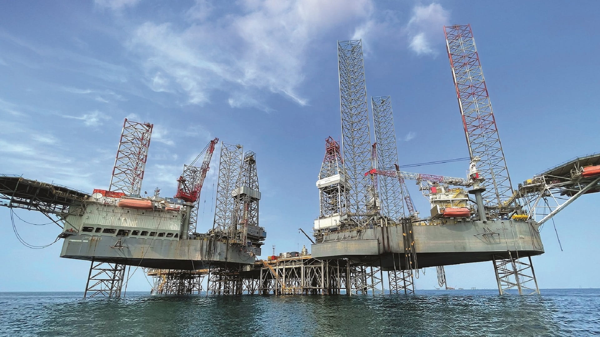 Image for the title: Dragon Oil signs 10 yrs p’ship extension contract in Turkmenistan 