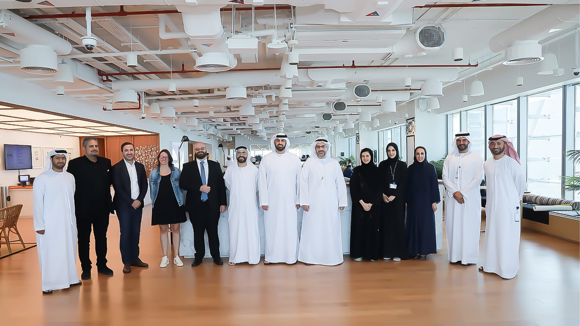 صورة بعنوان: "بريد الإمارات" و"Hub71" تتعاونان لتعزيز التحول الرقمي  