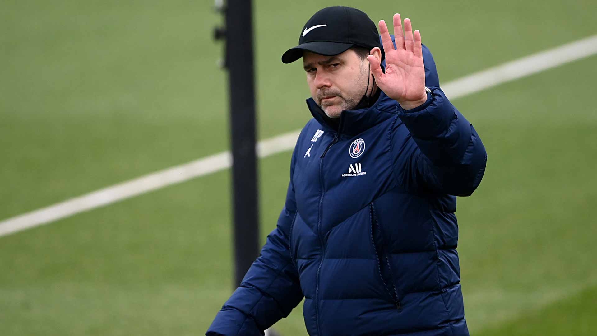 صورة بعنوان: سان جيرمان يتخلى عن خدمات المدرب الأرجنتيني ماوريسيو بوكيتينو 