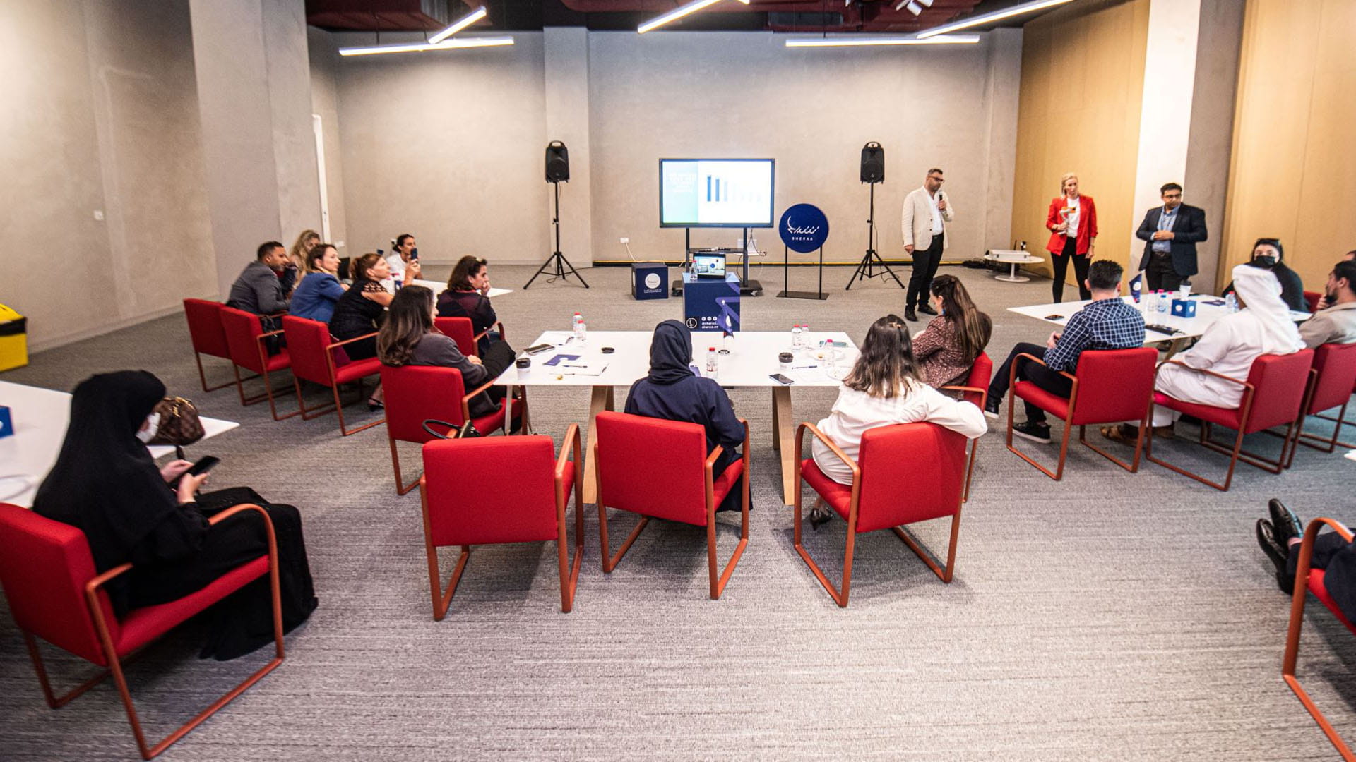 صورة بعنوان: "شراع" يمهد الطريق أمام رائدات الأعمال لدخول عالم الاستثمار 