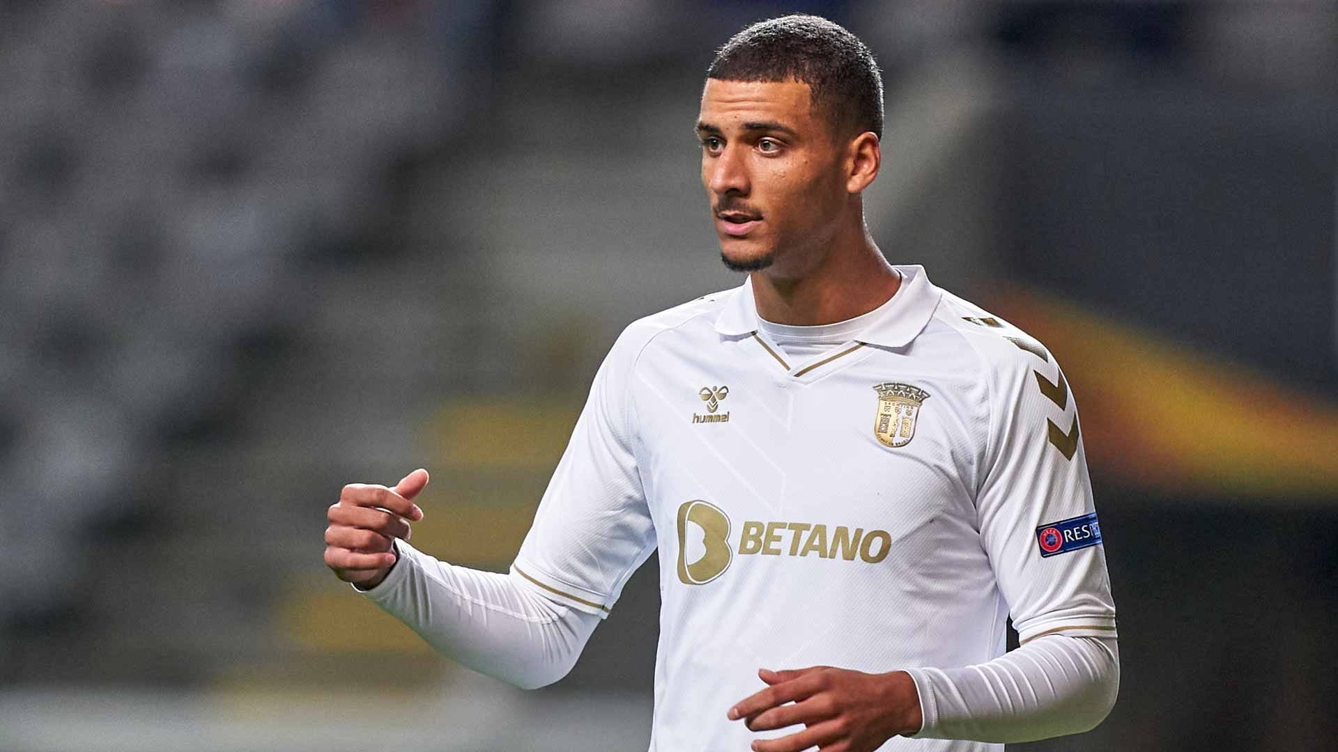 صورة بعنوان: بورتو البرتغالي يتعاقد مع الشاب دافيد كارمو 