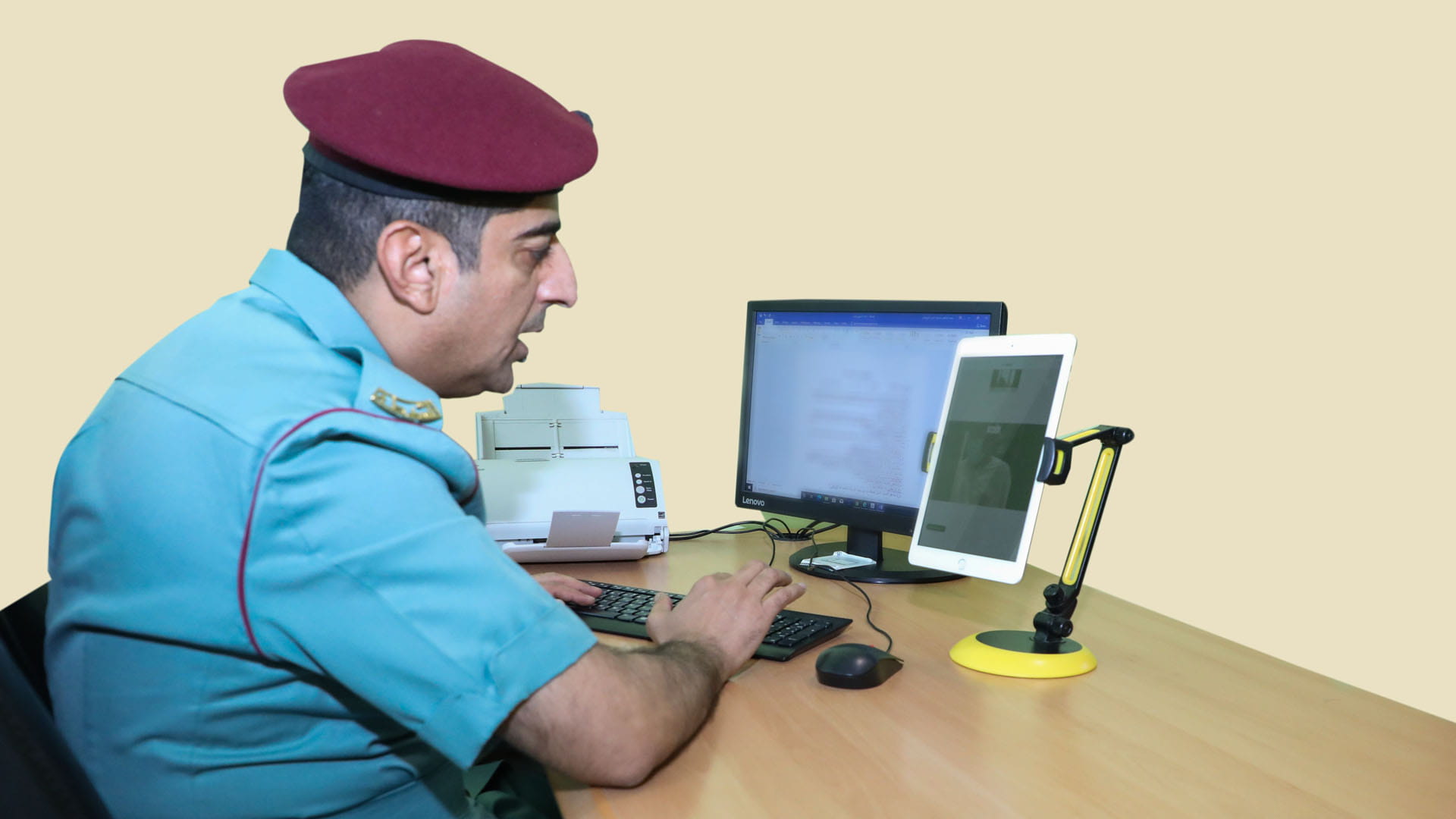 صورة بعنوان: شرطة الشارقة تطلق خدمتي "الترجمة الذكية" و"التحقيق المرئي عن بعد" 