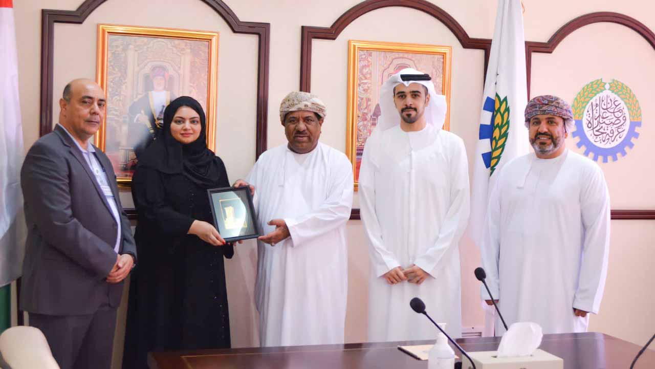 صورة بعنوان: غرفة الشارقة تختتم جولتها الخليجية للترويج لجائزة التميز 2022 