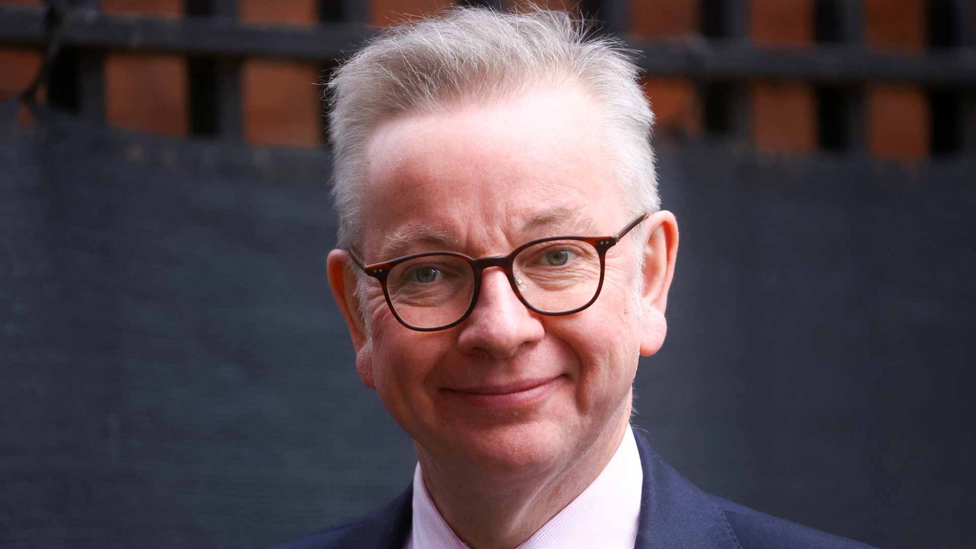 صورة بعنوان: وسط استقالات بالجملة...جونسون يعفي أحد وزرائه البارزين من الخدمة 