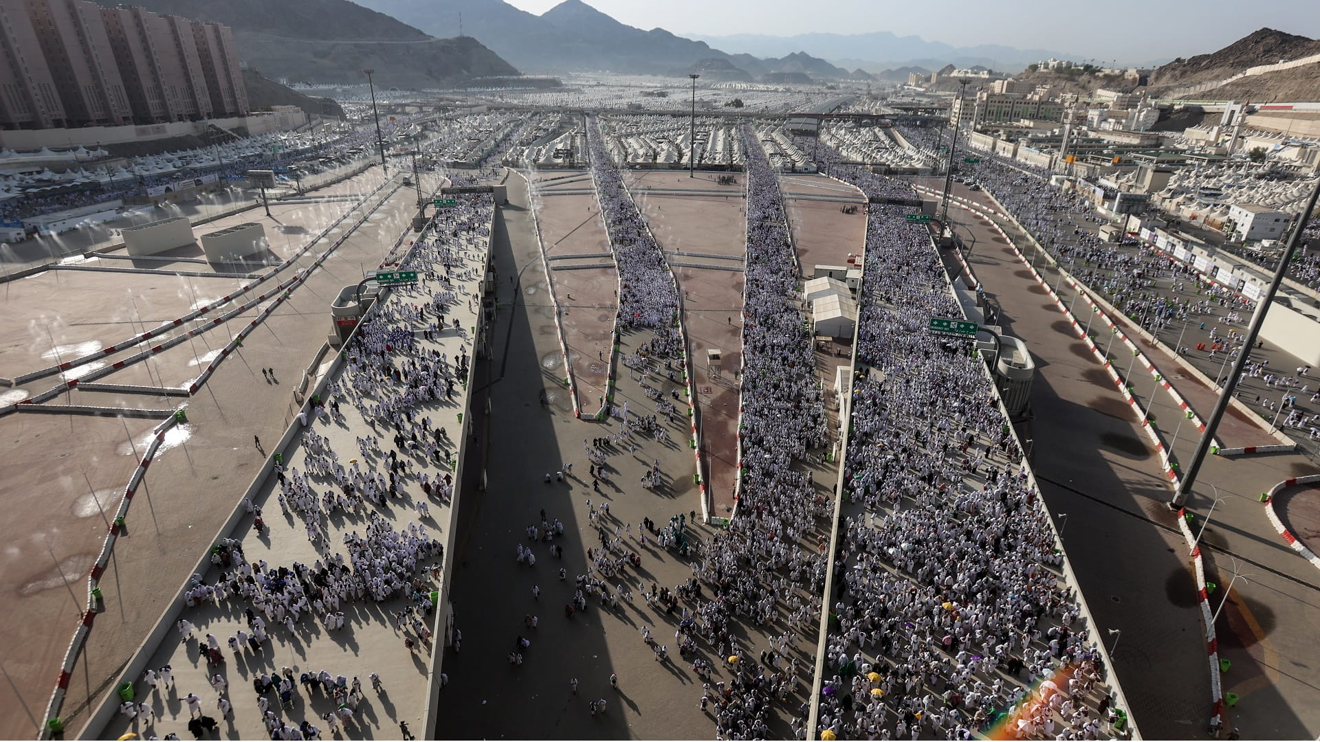 صورة بعنوان: السعودية: اكتمال تصعيد الحجاج إلى مشعر منى لقضاء أيام التشريق  