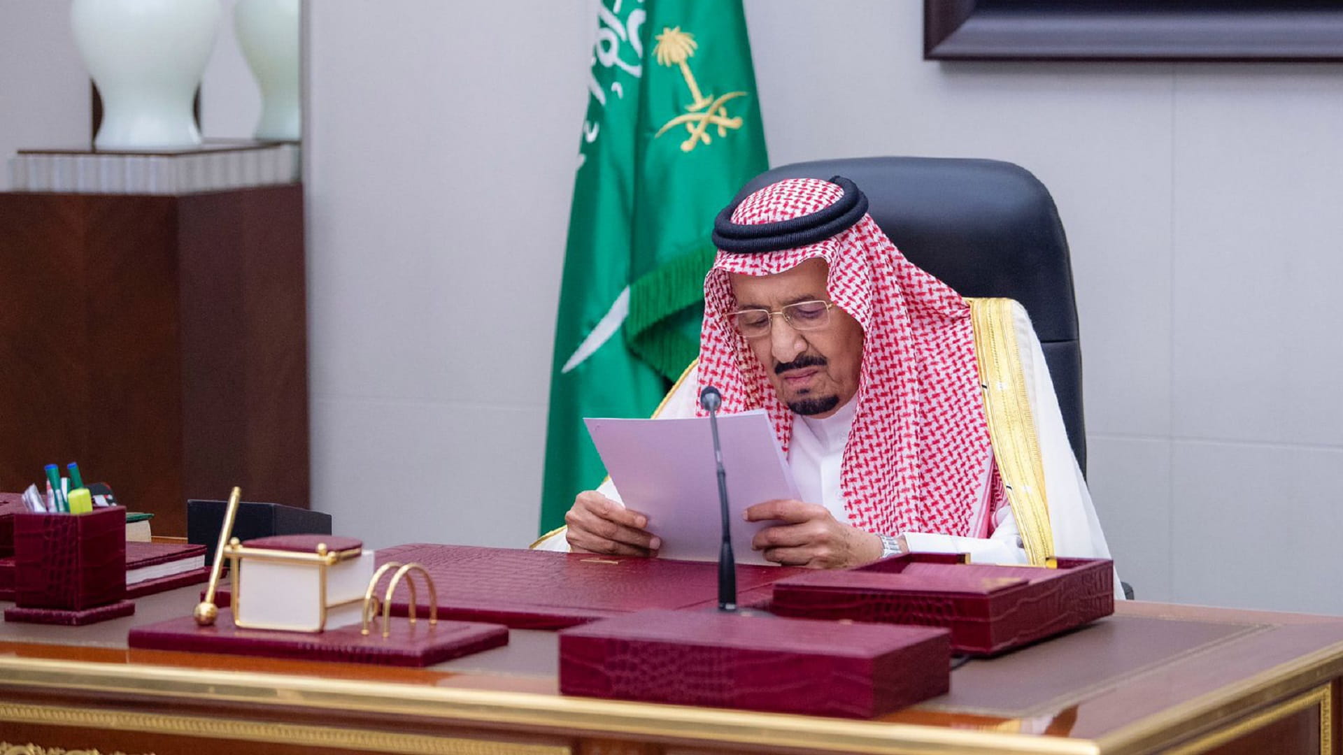 صورة بعنوان: خادم الحرمين الشريفين: رفعنا عدد الحجاج إلى مليون حاج هذا العام 