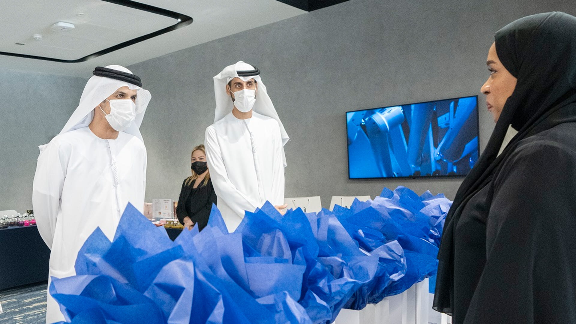 صورة بعنوان: مؤسسة الإمارات للخدمات الصحية تستعرض 16 مشروعاً لكوادرها الوظيفية 