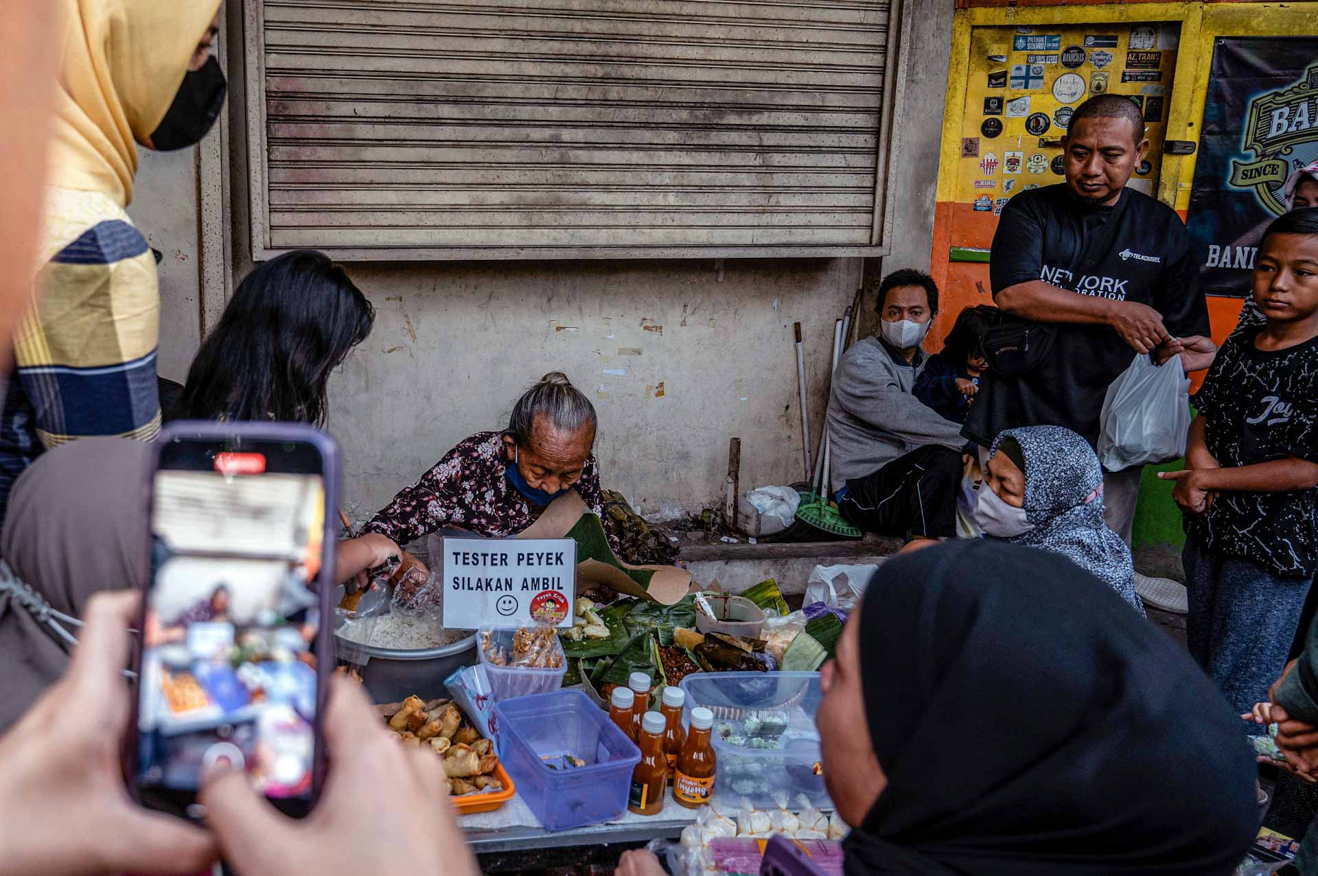Image for the title: Indonesian culinary legend's sweet treats stand test of time