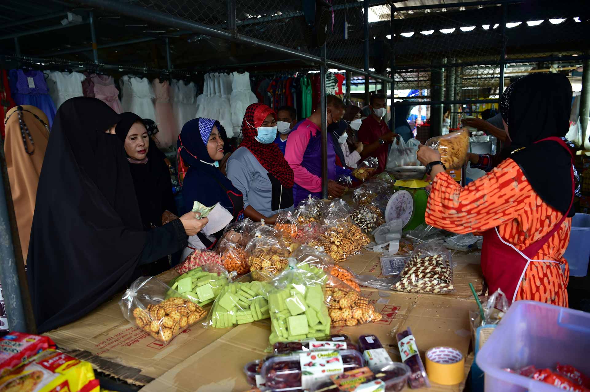 Image for the title: Thailand needs 500,000 more migrant workers for recovery 