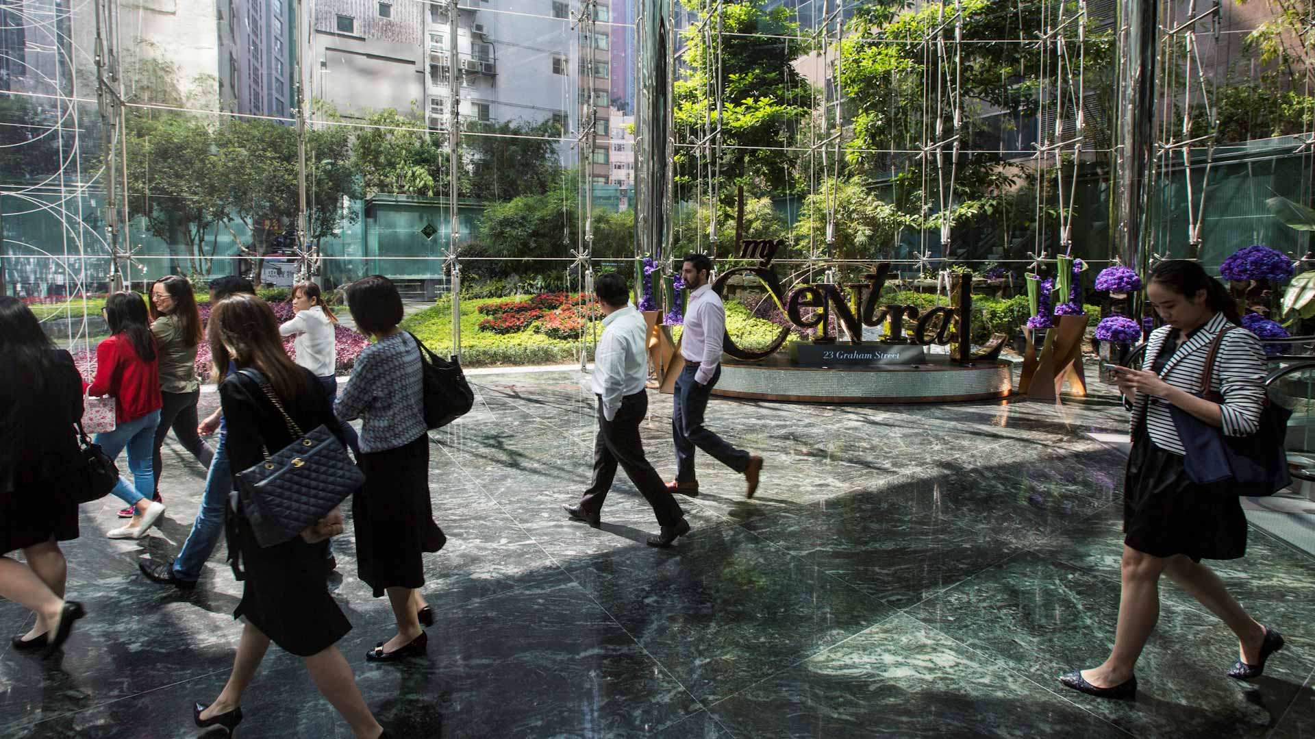 Image for the title: China growth slumps on virus lockdowns, real estate woes 