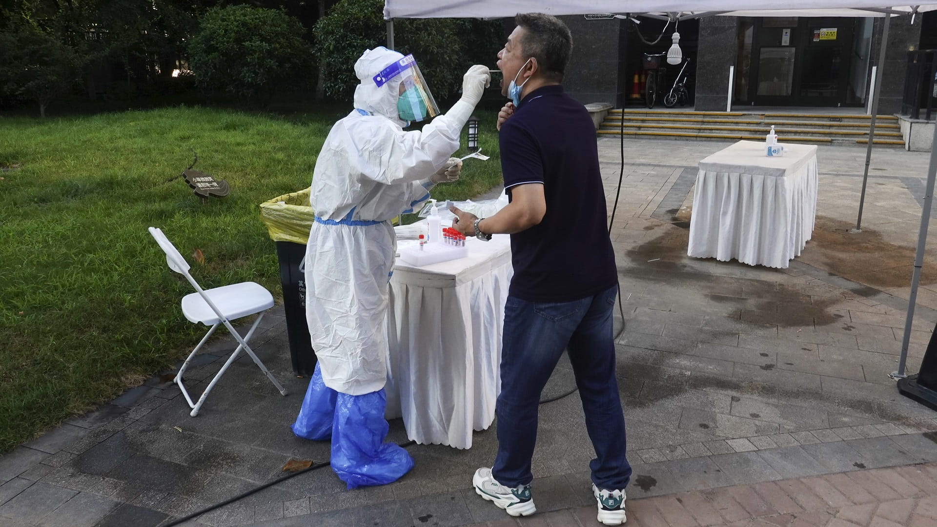 صورة بعنوان: حالة إصابة واحدة بكورونا تغلق مدينة صينية كاملة 3 أيام 