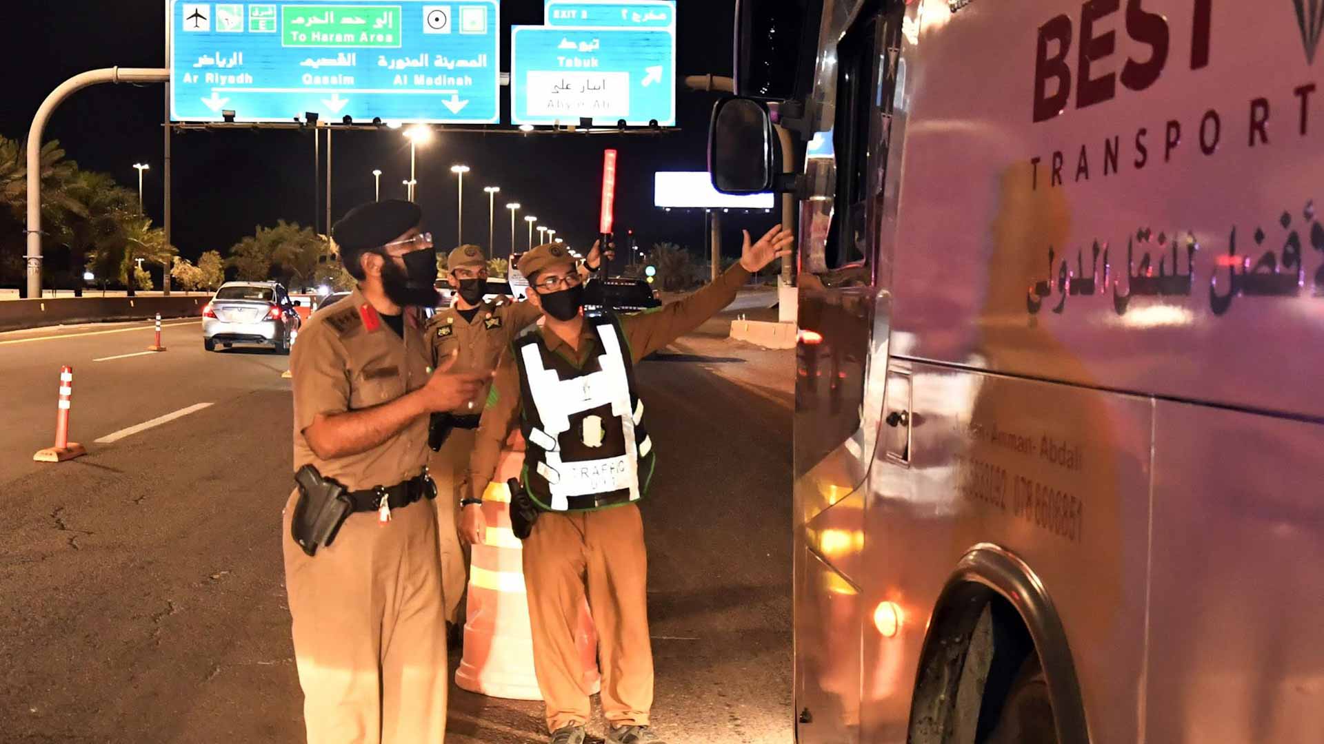 صورة بعنوان: وكالة شؤون المسجد النبوي تواصل جهودها في استقبال طلائع الحجيج  