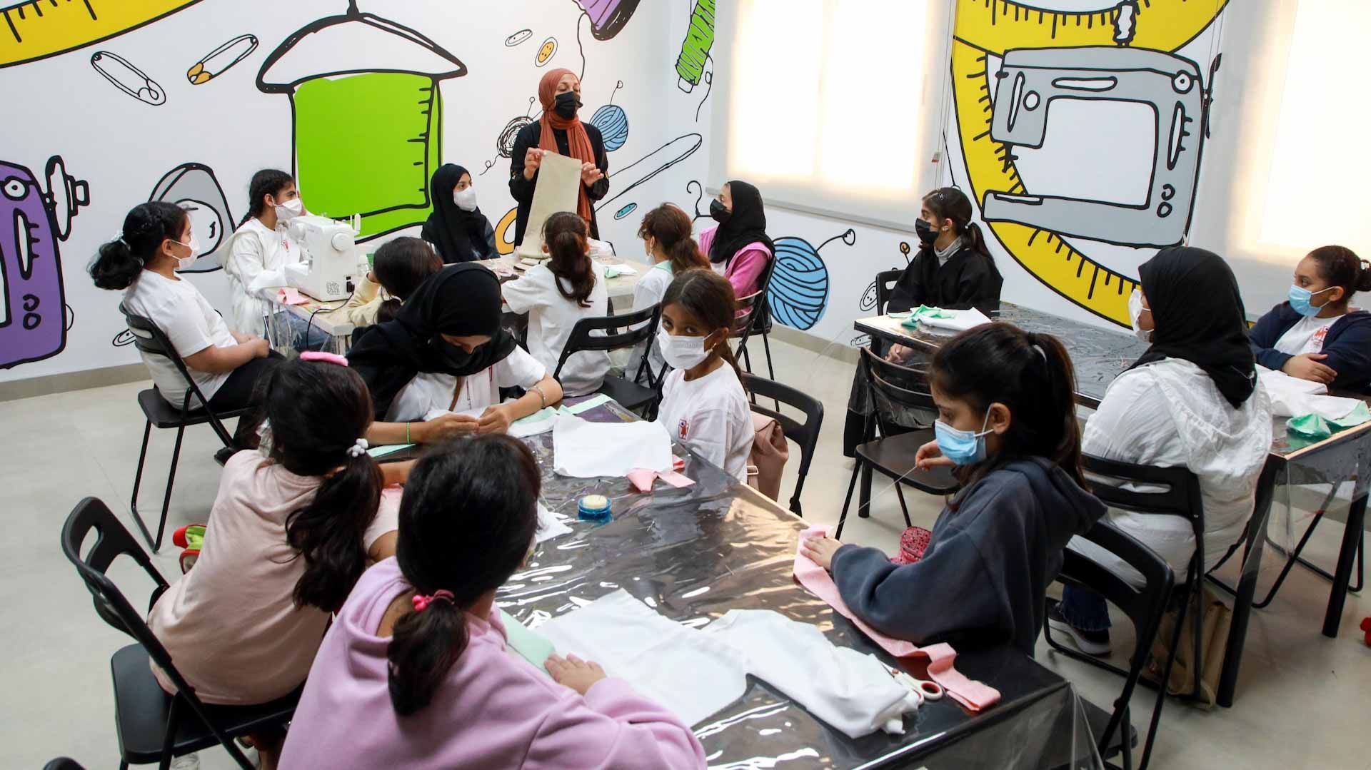 صورة بعنوان: الشارقة تحتضن معسكرات ومختبرات صيفية طلابية متنوعة في صيف 2022 