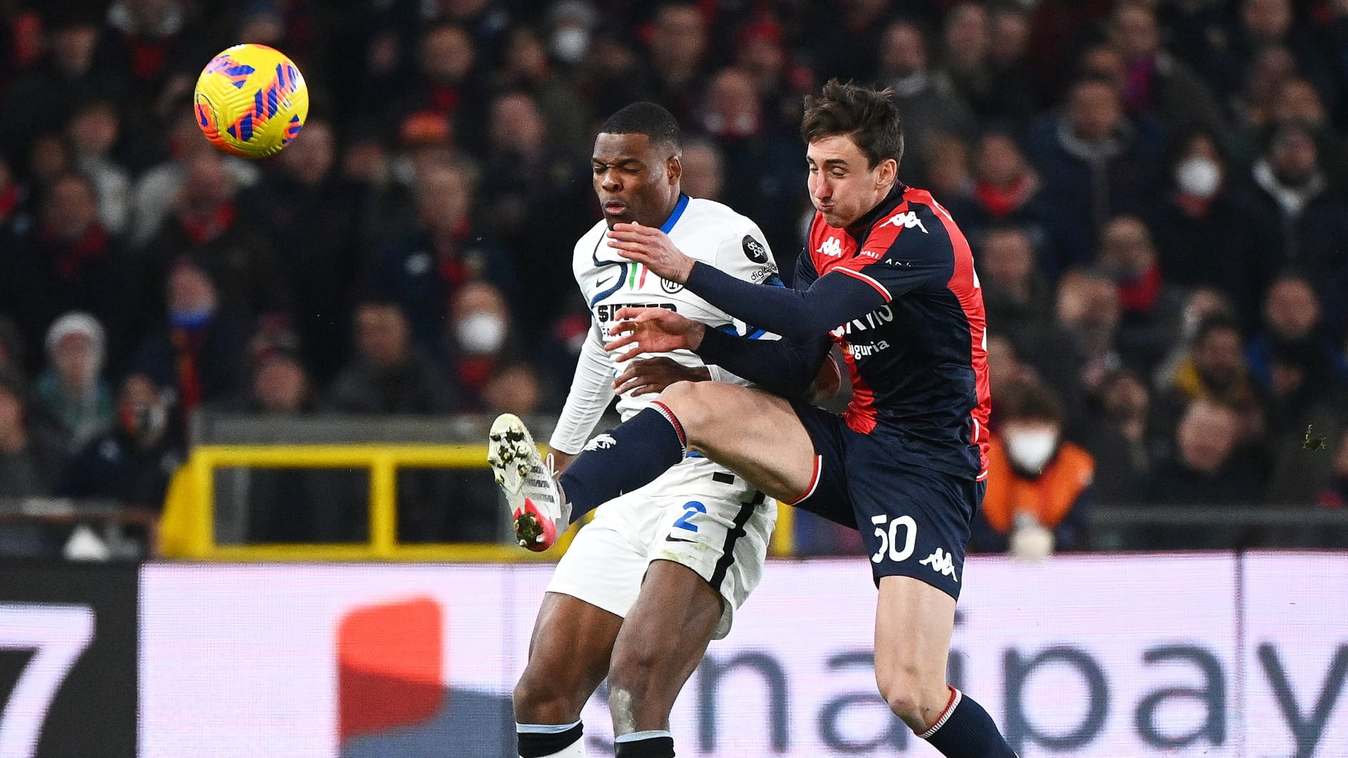 صورة بعنوان: نادي يوفنتوس الإيطالي يتعاقد مع أندريا كامبياسو 