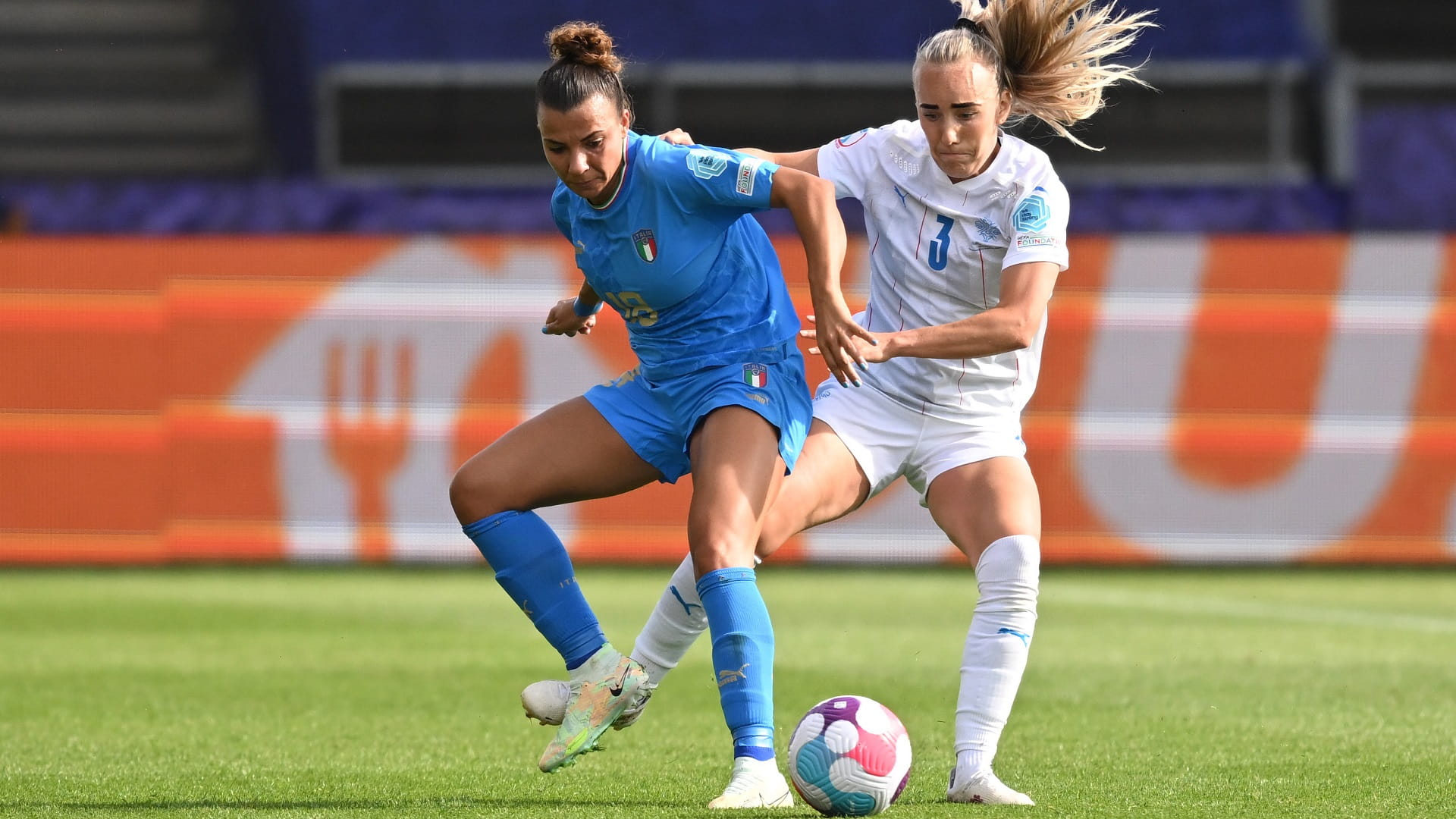 صورة بعنوان: منتخب إيطاليا يتعادل أمام أيسلندا في أمم أوروبا للسيدات  