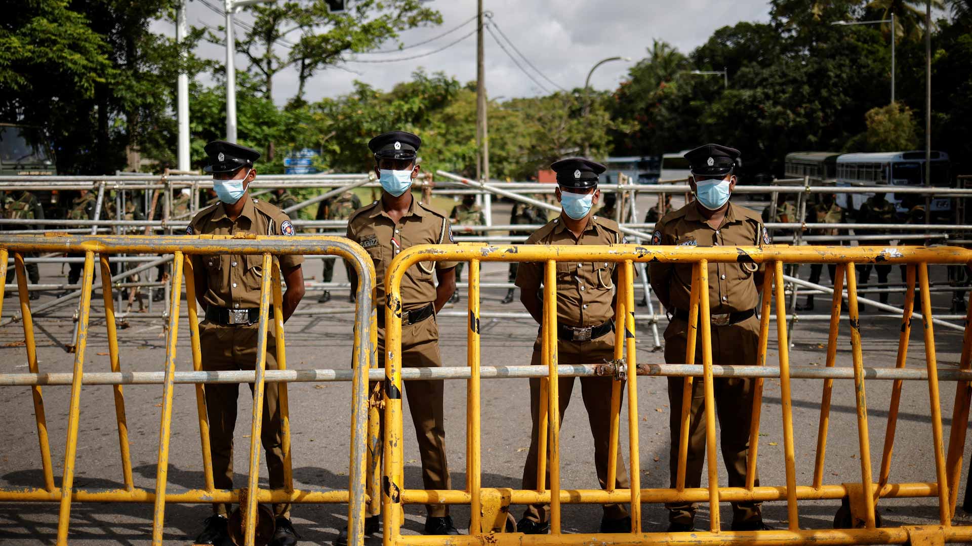 صورة بعنوان: القائم بأعمال رئيس سريلانكا يعلن حالة الطوارئ 
