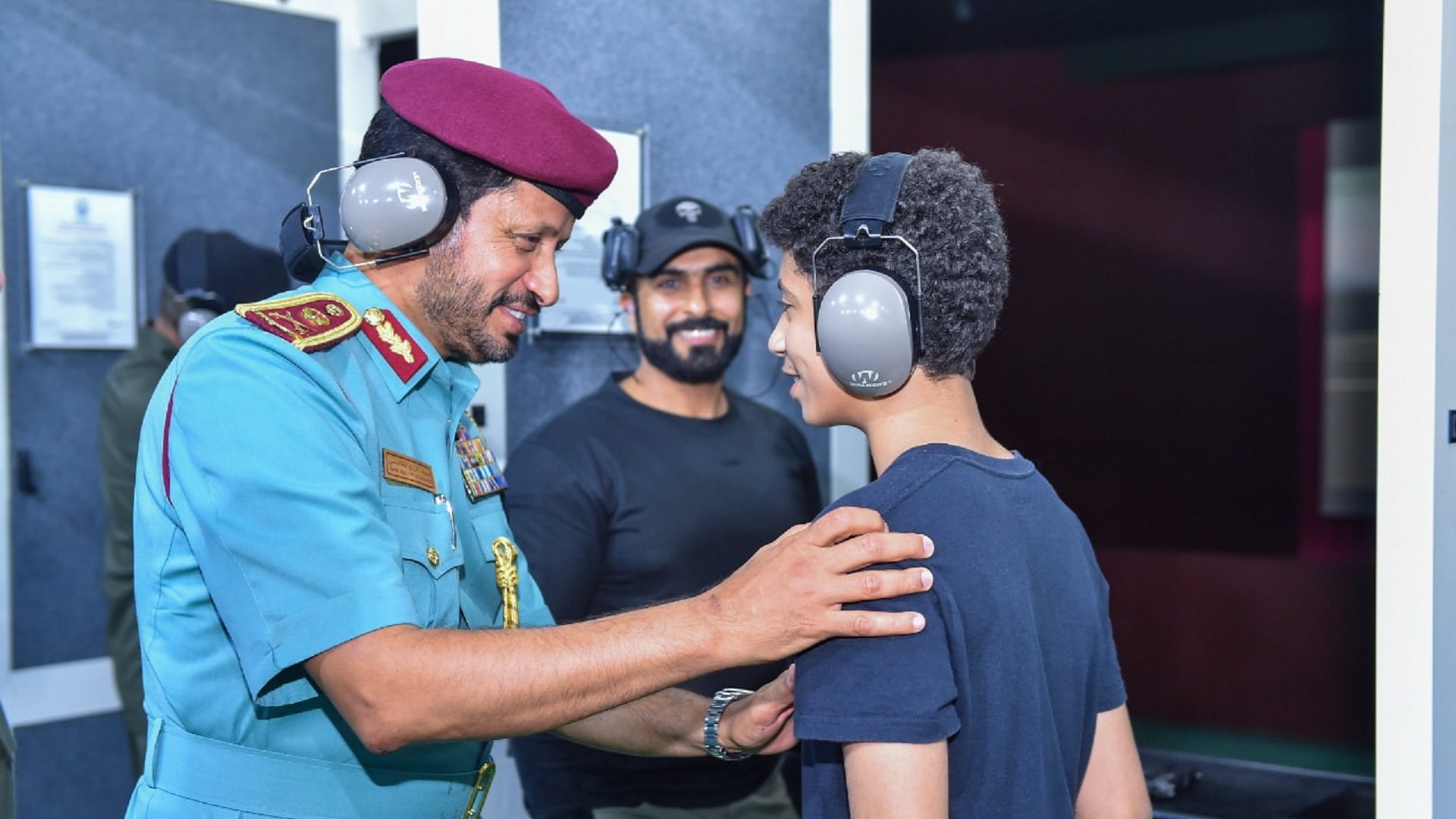 صورة بعنوان: اللواء الشامسي يتفقد دورة أصدقاء الشرطة بنسختها الـ 35 