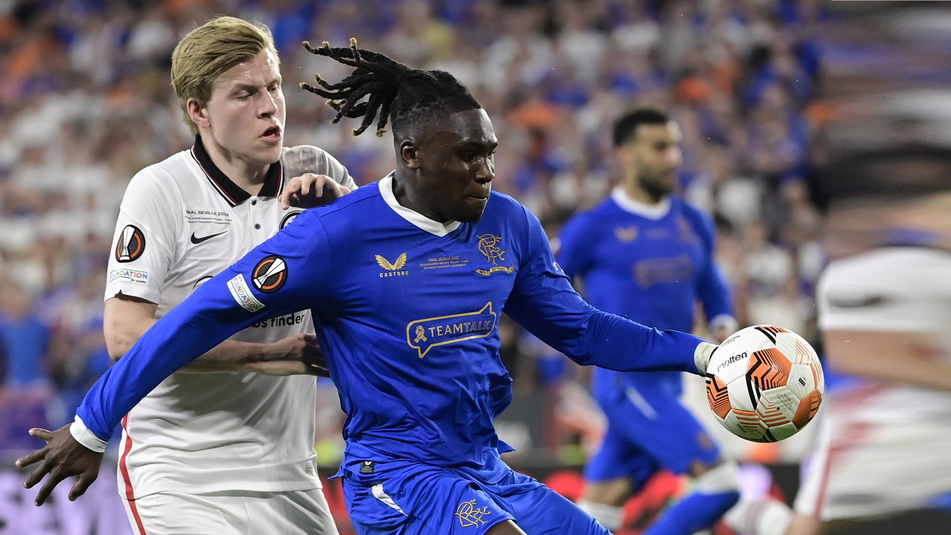 صورة بعنوان: نادي أياكس الهولندي يتعاقد مع كالفين باسي من رينجرز 