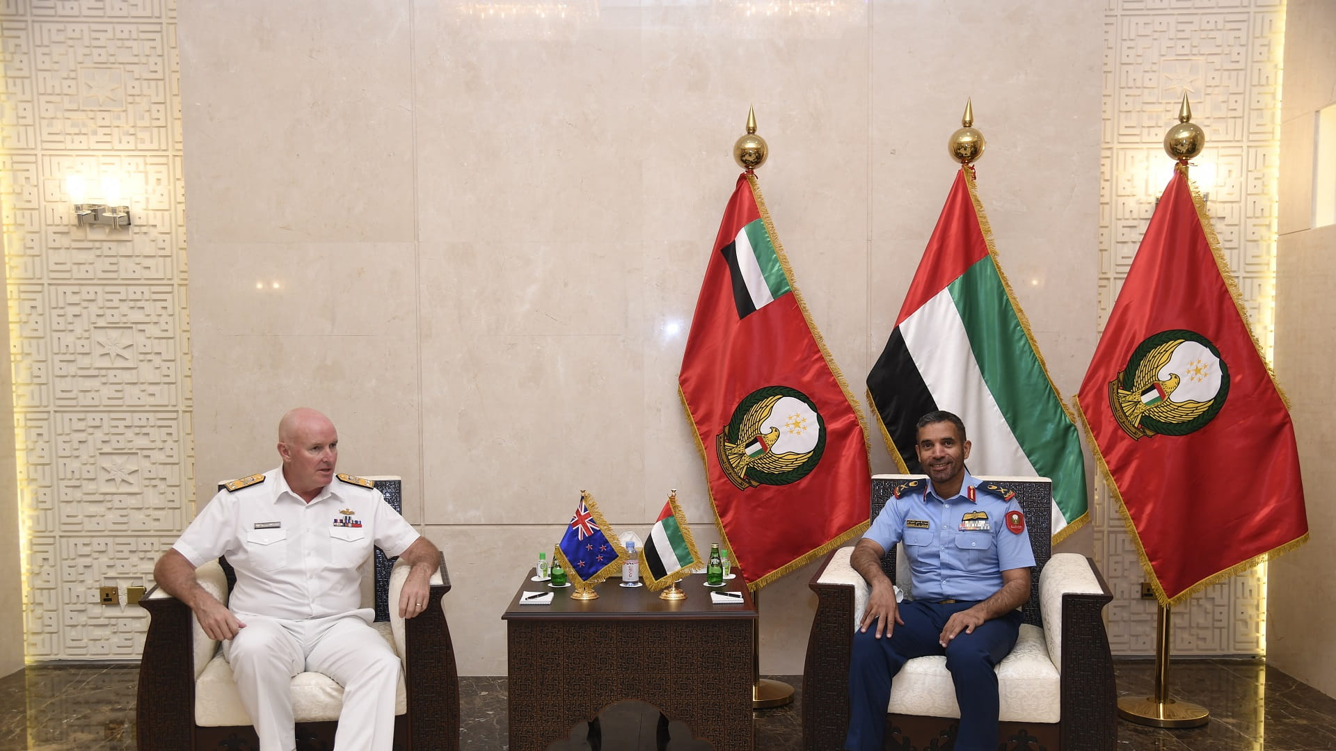 صورة بعنوان: وزارة الدفاع تبحث التعاون العسكري مع نيوزلندا 