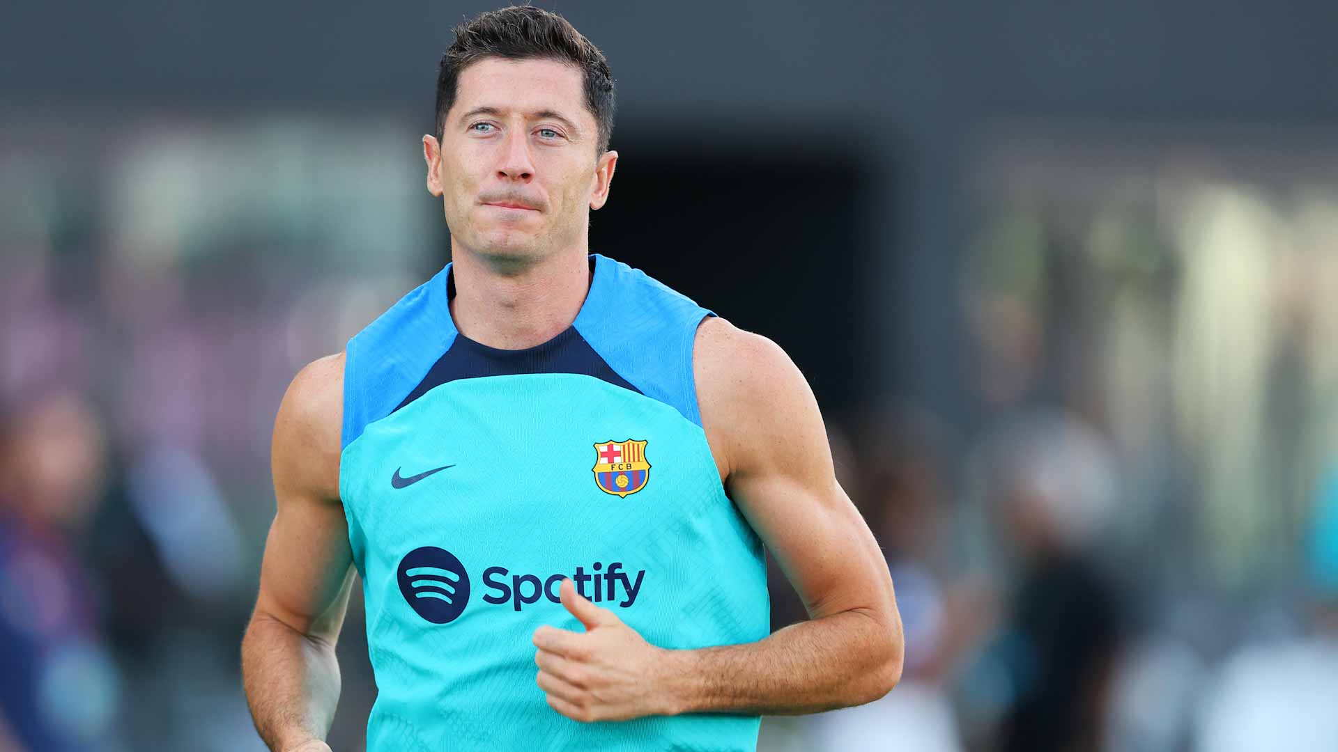 صورة بعنوان: برشلونة الإسباني يعلن رسميا التعاقد مع ليفاندوفسكي  