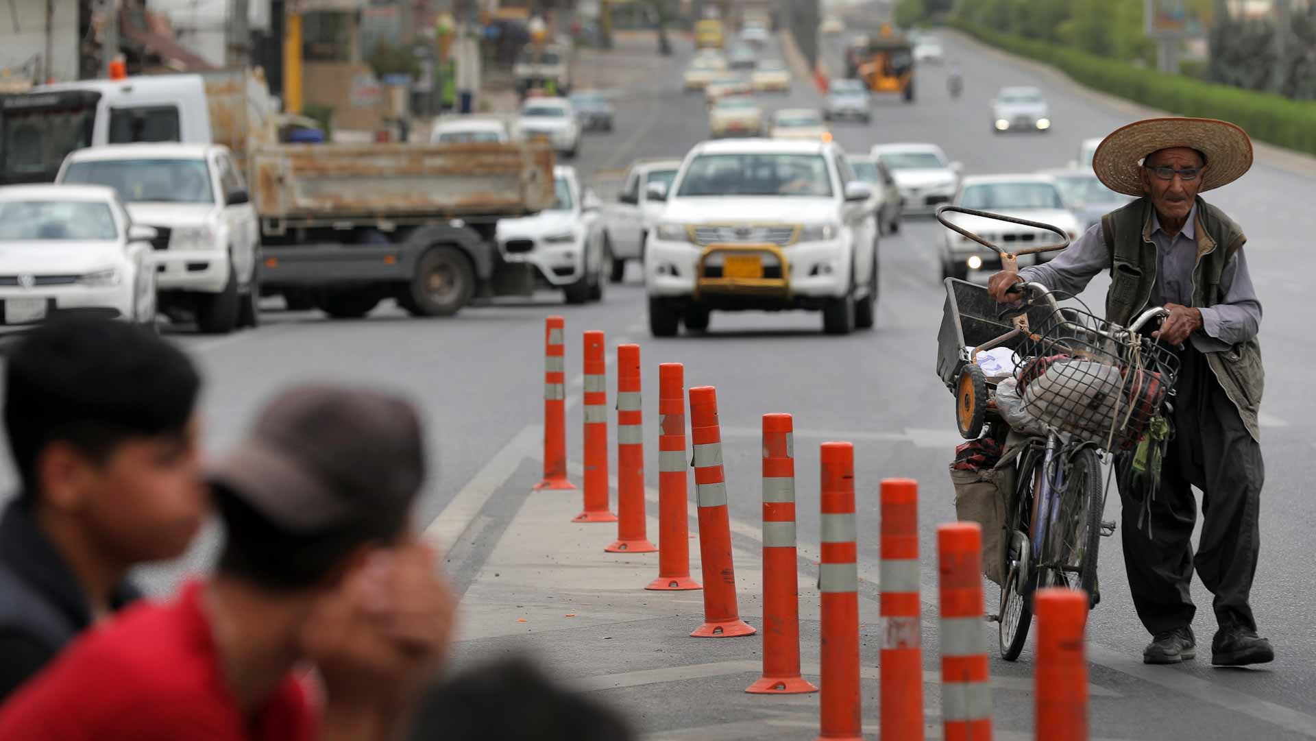 صورة بعنوان: مقتل 8 وإصابة 23 في هجوم صاروخي تركي على محافظة دهوك بالعراق 