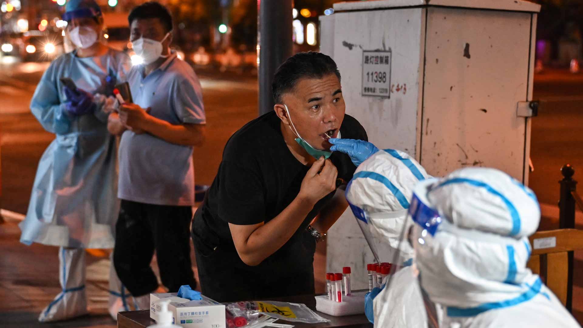 Image for the title: China vows to mobilise all resources to curb COVID spread 