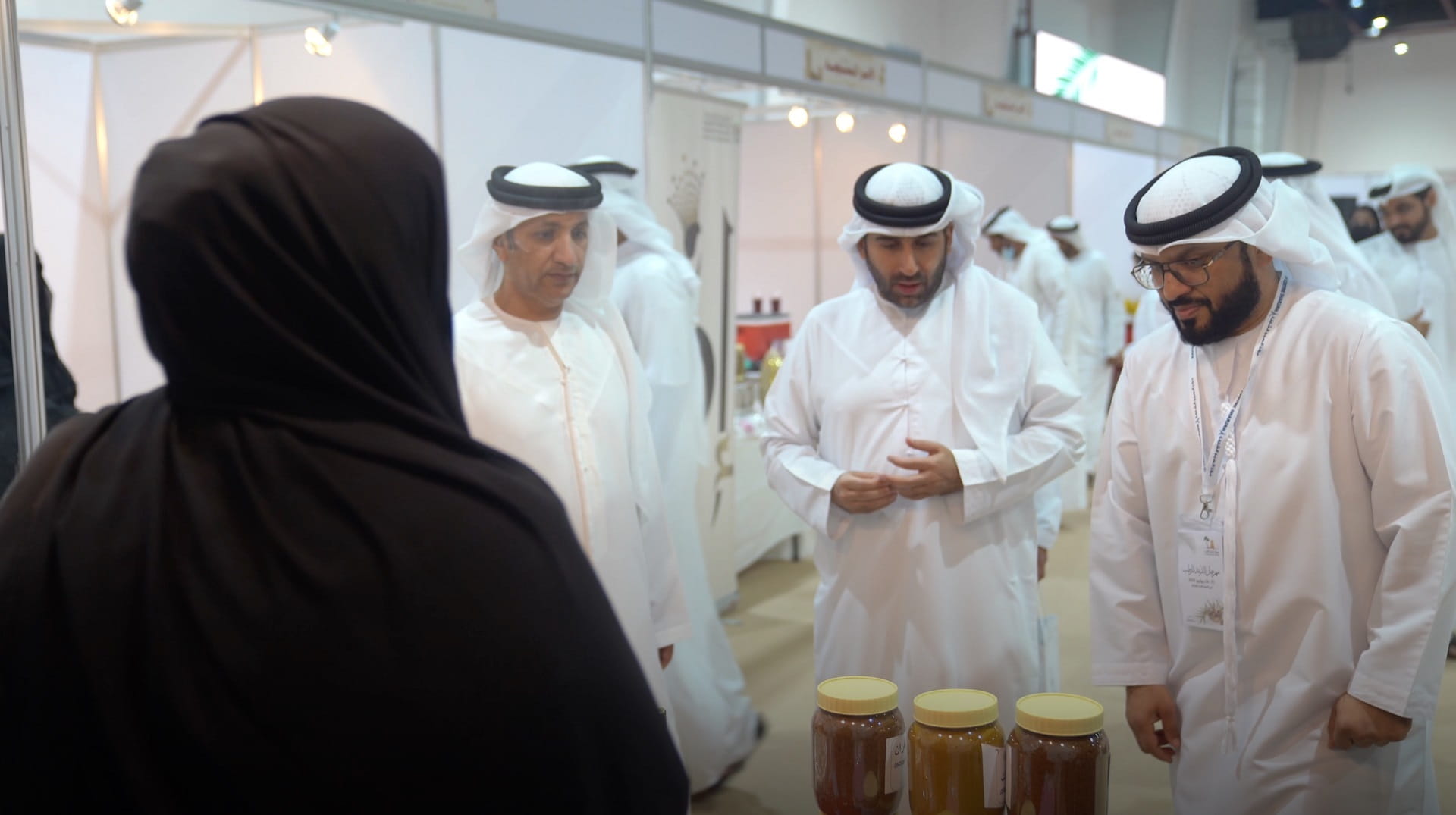 صورة بعنوان: اجتماعية الشارقة تشارك في مهرجان الذيد للرطب من خلال 10 أسر منتجة 