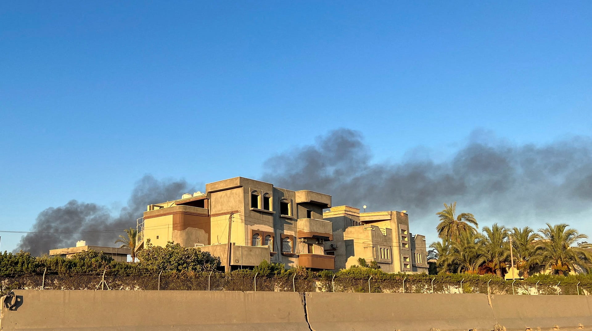 صورة بعنوان: اشتباكات بين فصائل ليبية تخلف 13 قتيلاً و27 مصاباً في طرابلس 