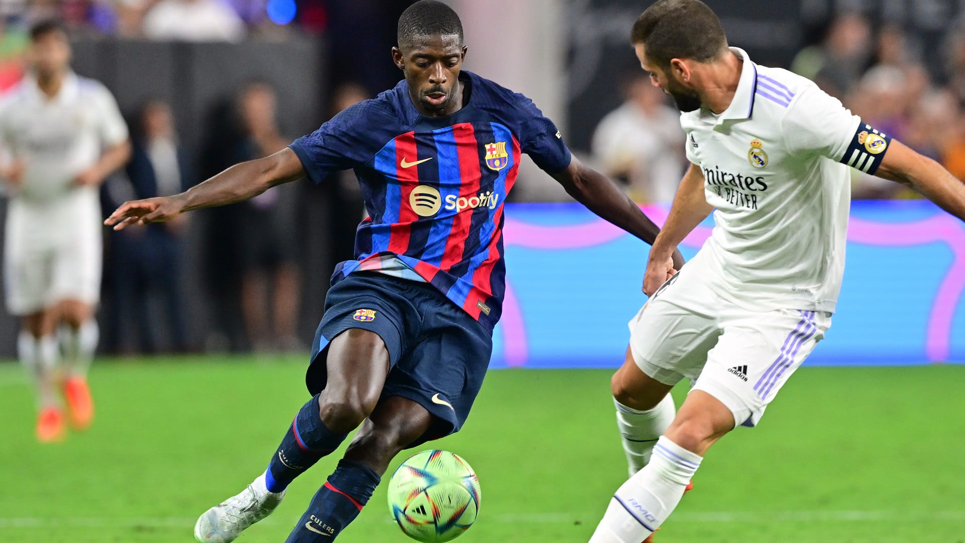 صورة بعنوان: برشلونة يحسم كلاسيكو الأرض على حساب ريال مدريد 