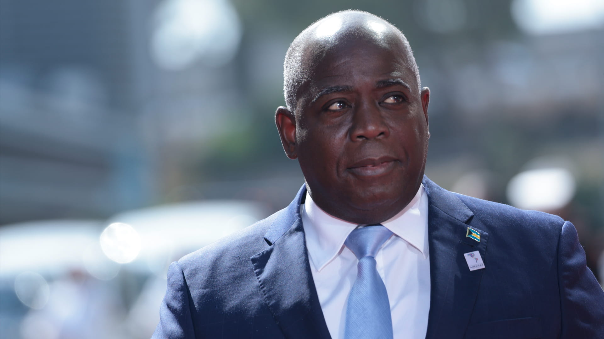 صورة بعنوان: فيليب ديفيس: مقتل 17 مهاجراً بعد غرق زورق قبالة جزر الباهاما 