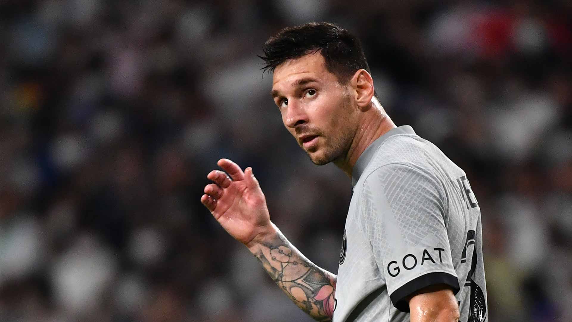 صورة بعنوان: تشافي: عودة ميسي إلى برشلونة في الوقت الحالي مستحيلة 