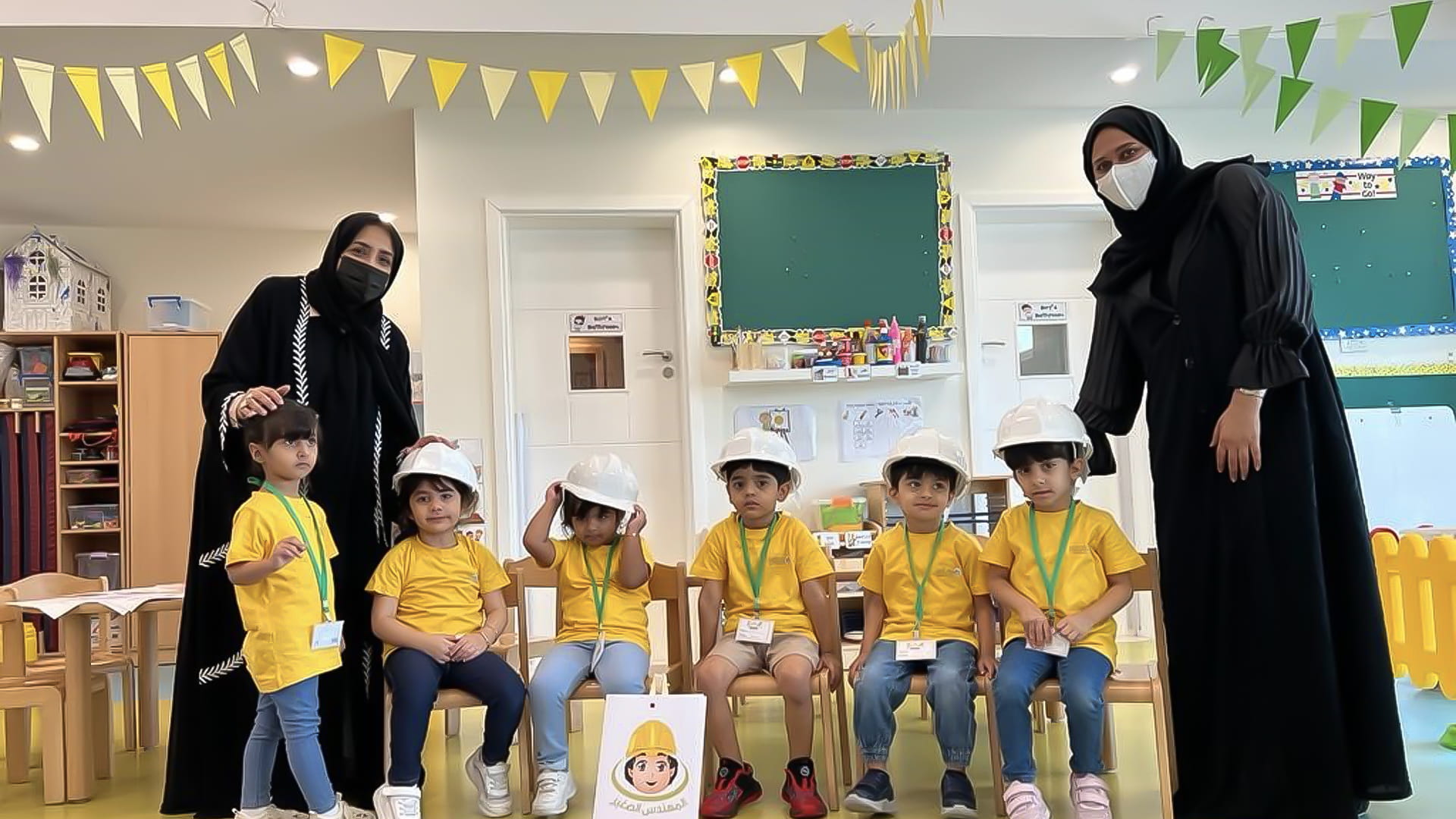 صورة بعنوان: "أشغال الشارقة" توعي أطفال حضانة الرحمانية بأهمية العمل الهندسي 