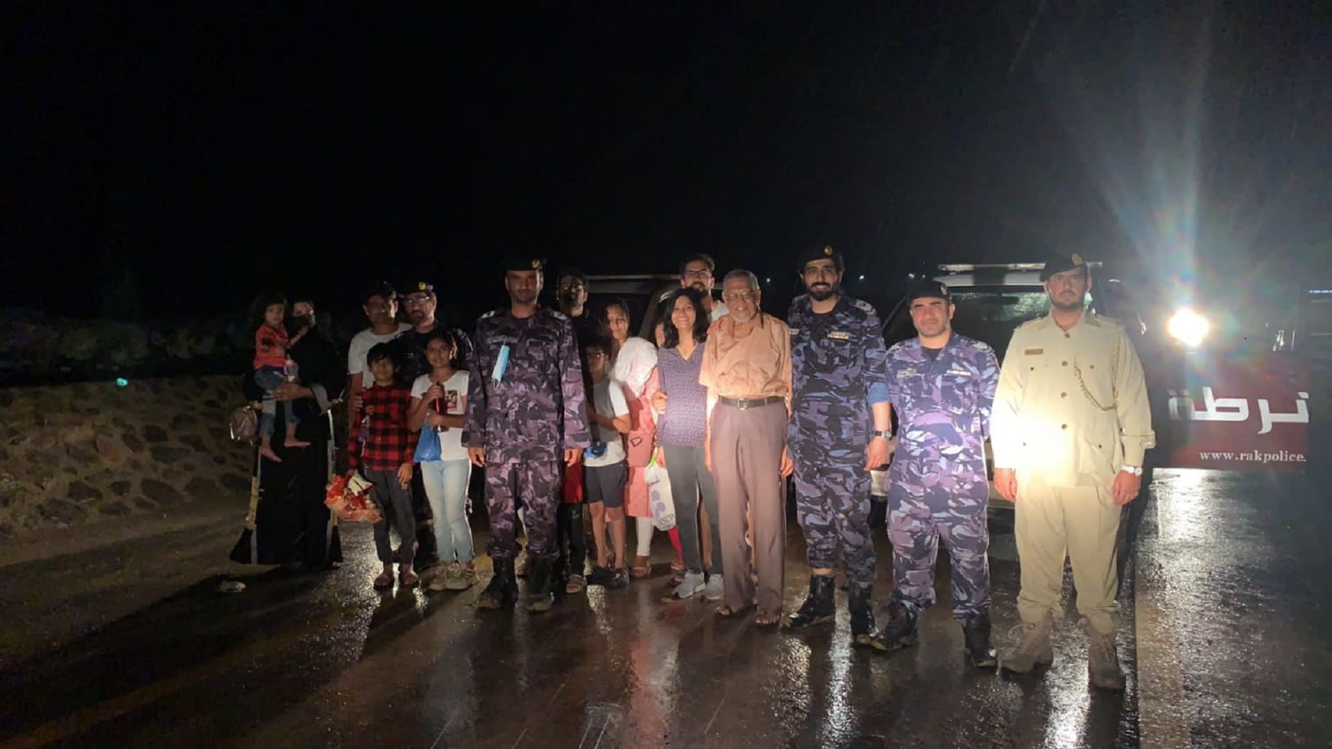 صورة بعنوان: فريق طوارئ رأس الخيمة يرفع درجة الجاهزية بسبب الأمطار الغزيرة 