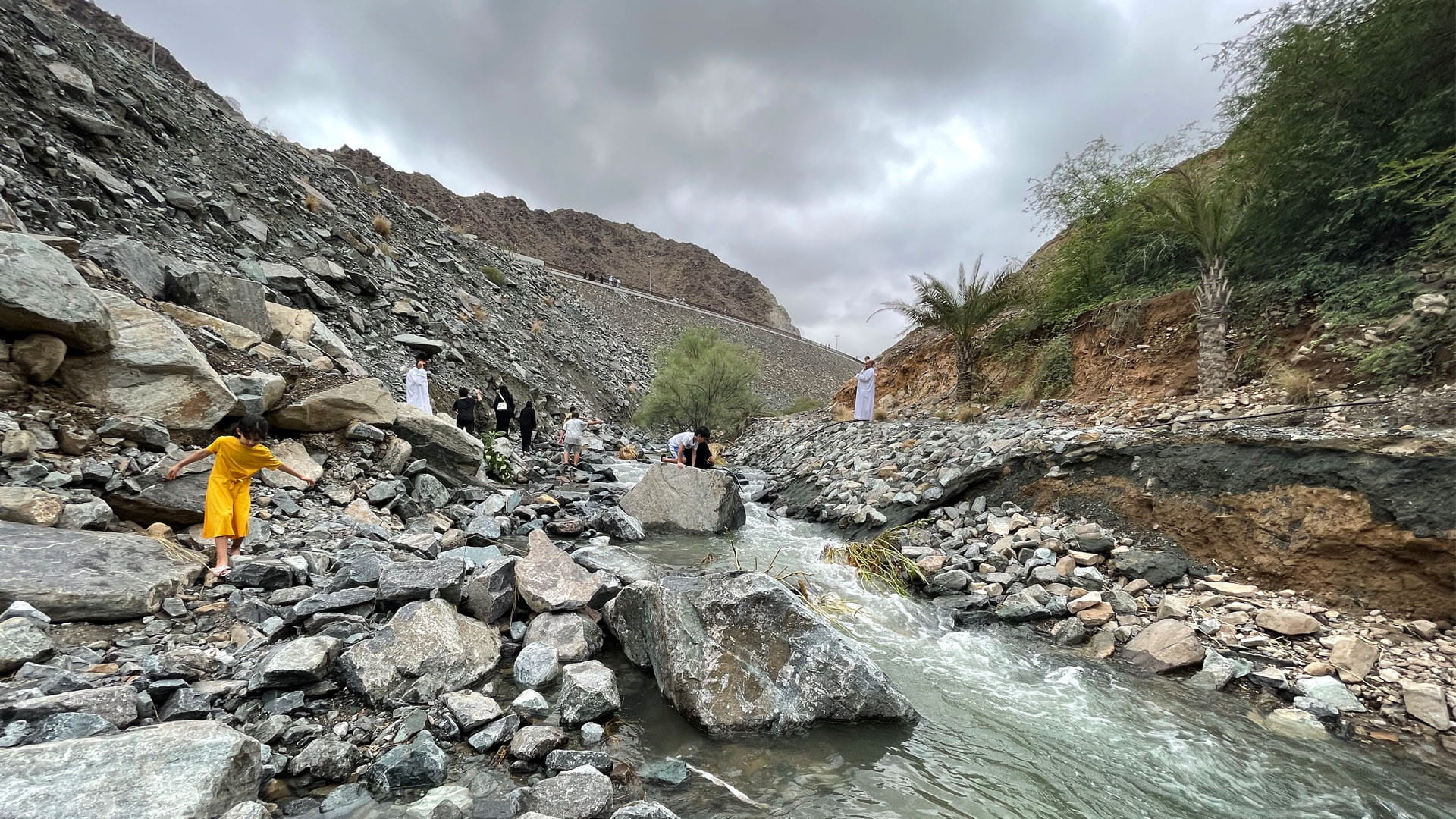 Image for the title: Weather conditions at Khor Fakkan create festive mood 