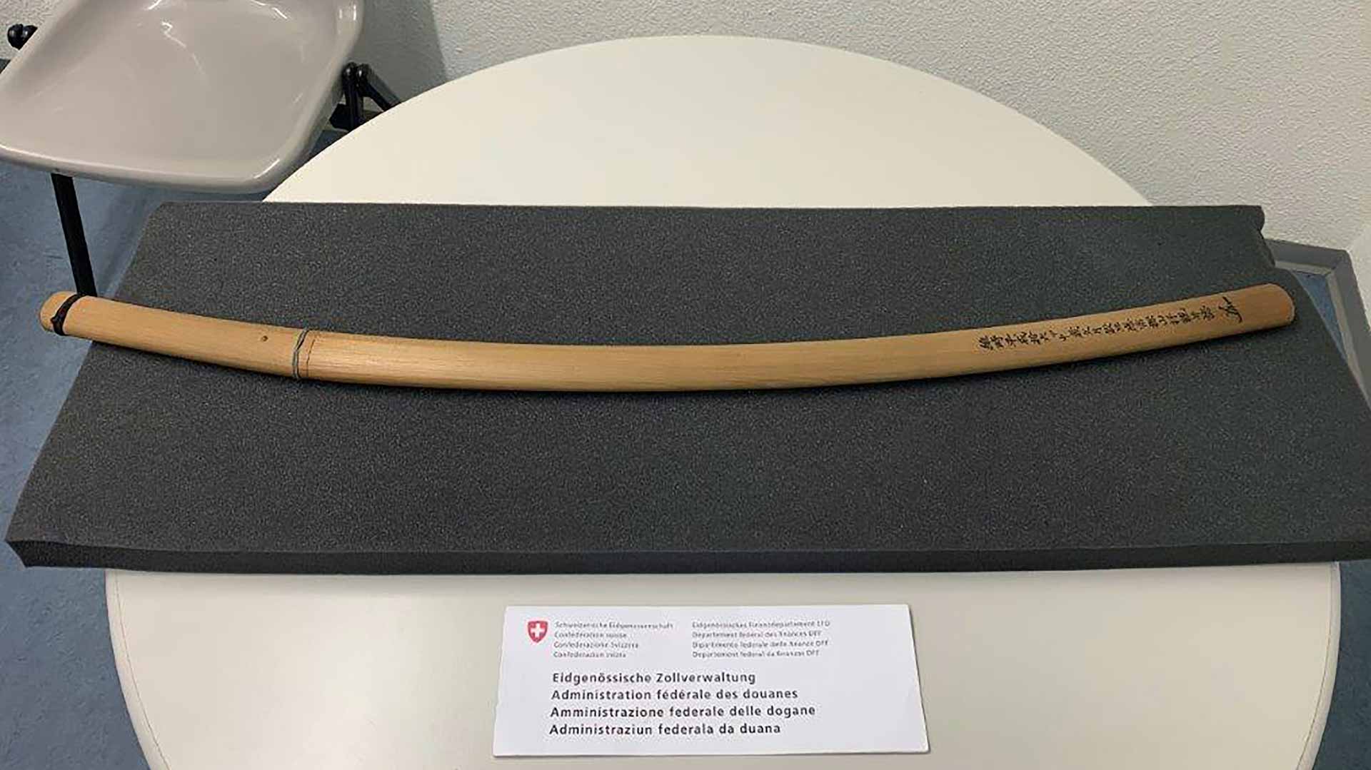 Image for the title: Nearly 700-year-old samurai sword smuggled into Switzerland 