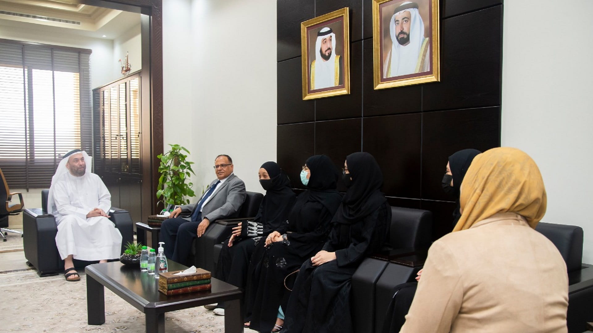 صورة بعنوان: الجامعة القاسمية تكرم الطلبة الفائزين بمسابقة التجارة الدولية  