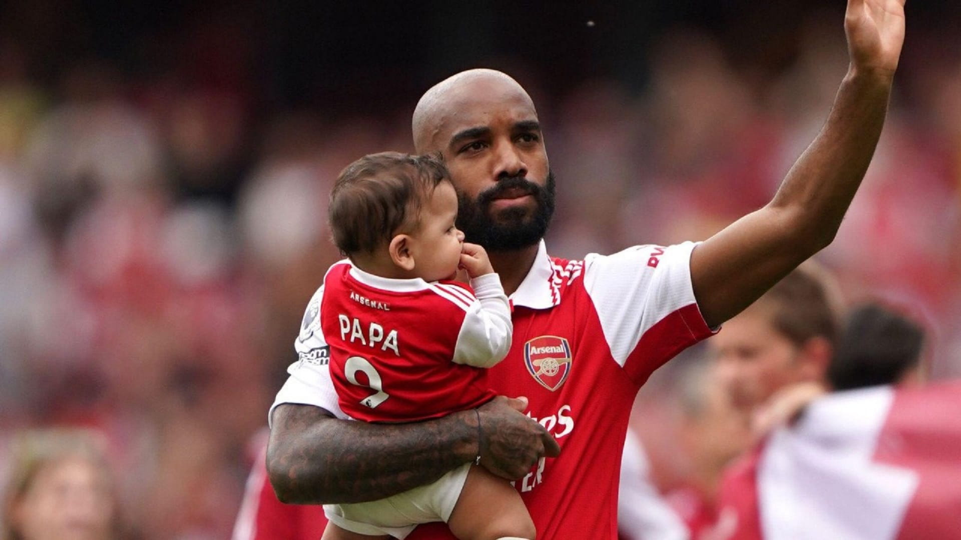 صورة بعنوان: النجم لاكازيت يرحل عن أرسنال بنهاية الشهر الجاري 