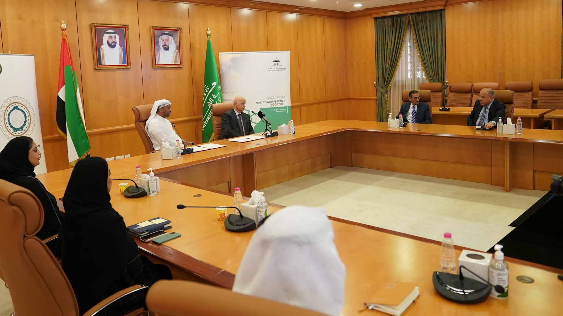 صورة بعنوان: البرلمان العربي للطفل وجامعة الشارقة ينظمان برامج تدريبية مشتركة 