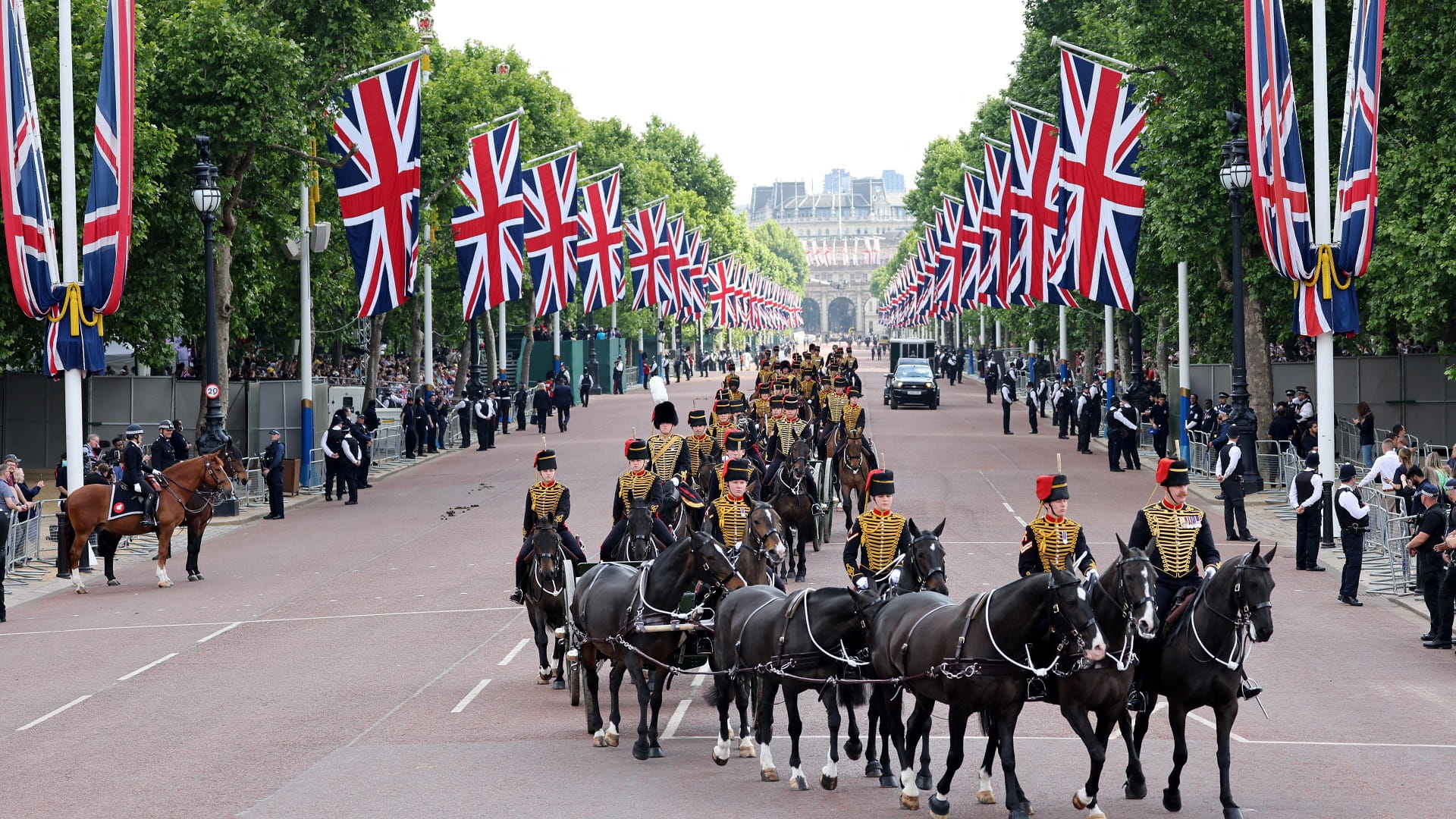 صورة بعنوان: قبل 70 عاماً.. بريطانيا تحتفل باليوبيل البلاتيني لجلوس إليزابيث 