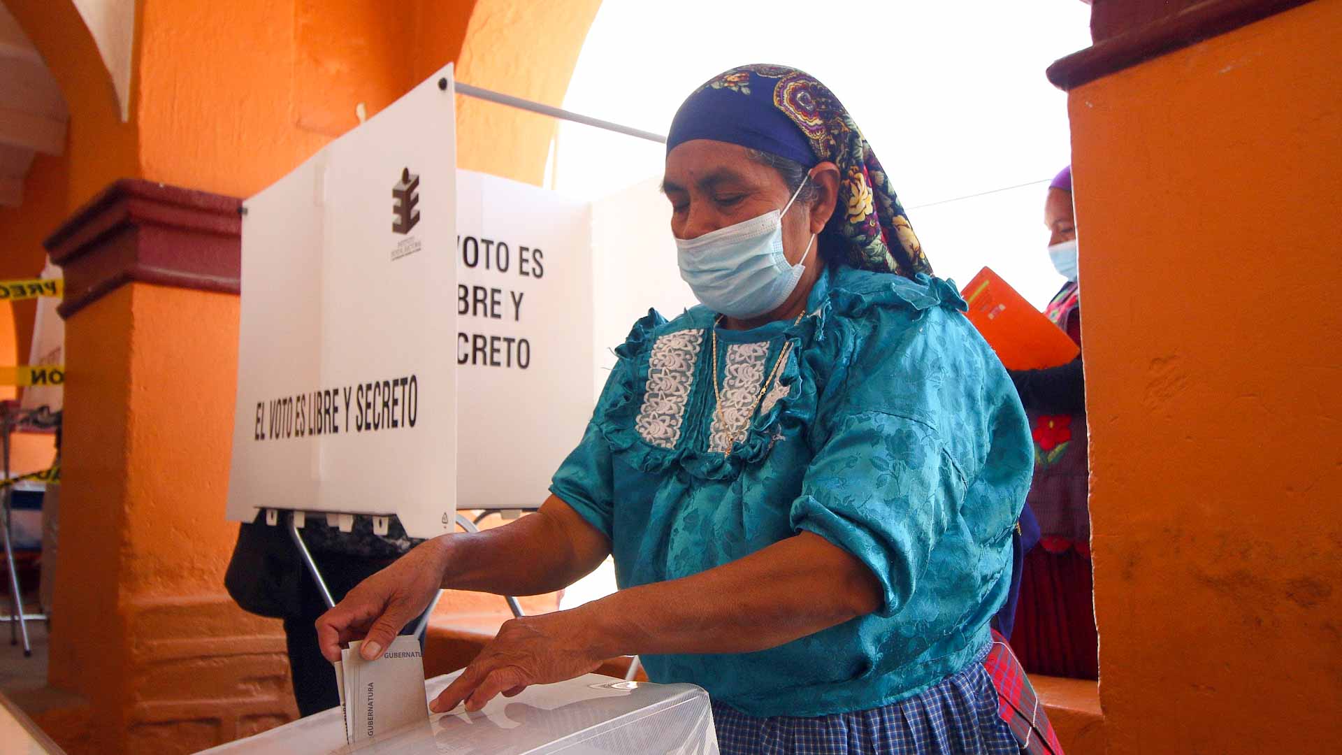 Image for the title: Mexico ruling poised to win at least 4 more states in election 