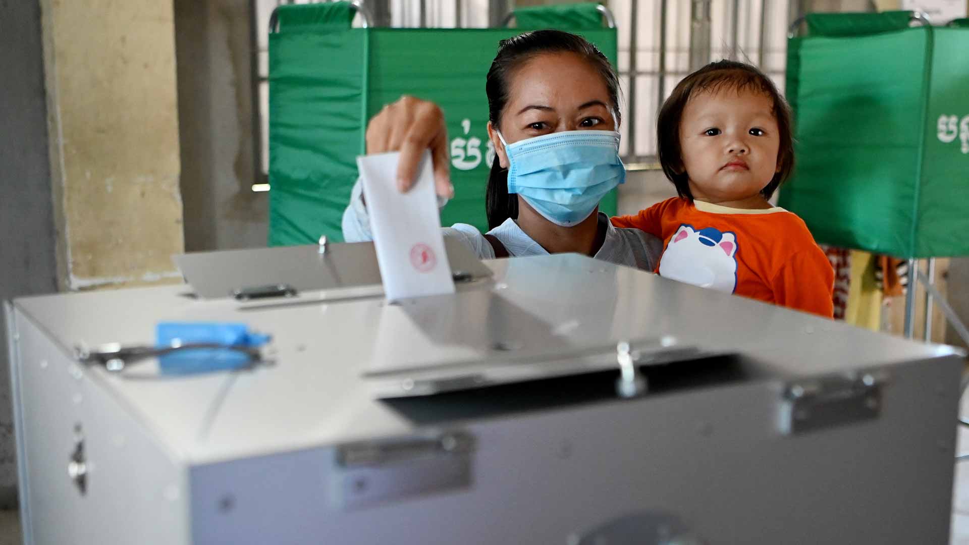 Image for the title: Cambodia ruling party scores landslide local poll win 
