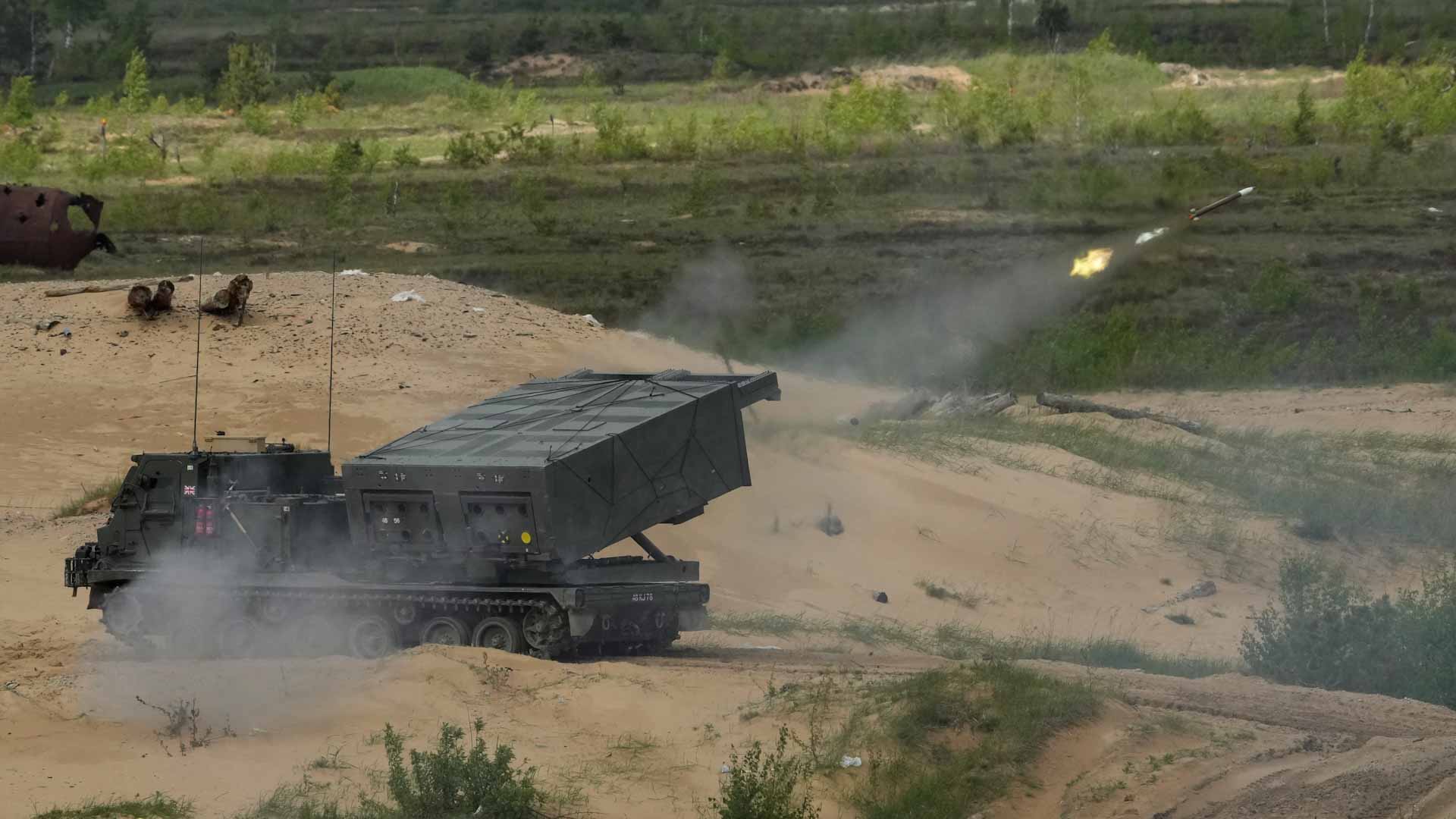 صورة بعنوان: بريطانيا سترسل راجمات صواريخ "إم 270" إلى أوكرانيا 