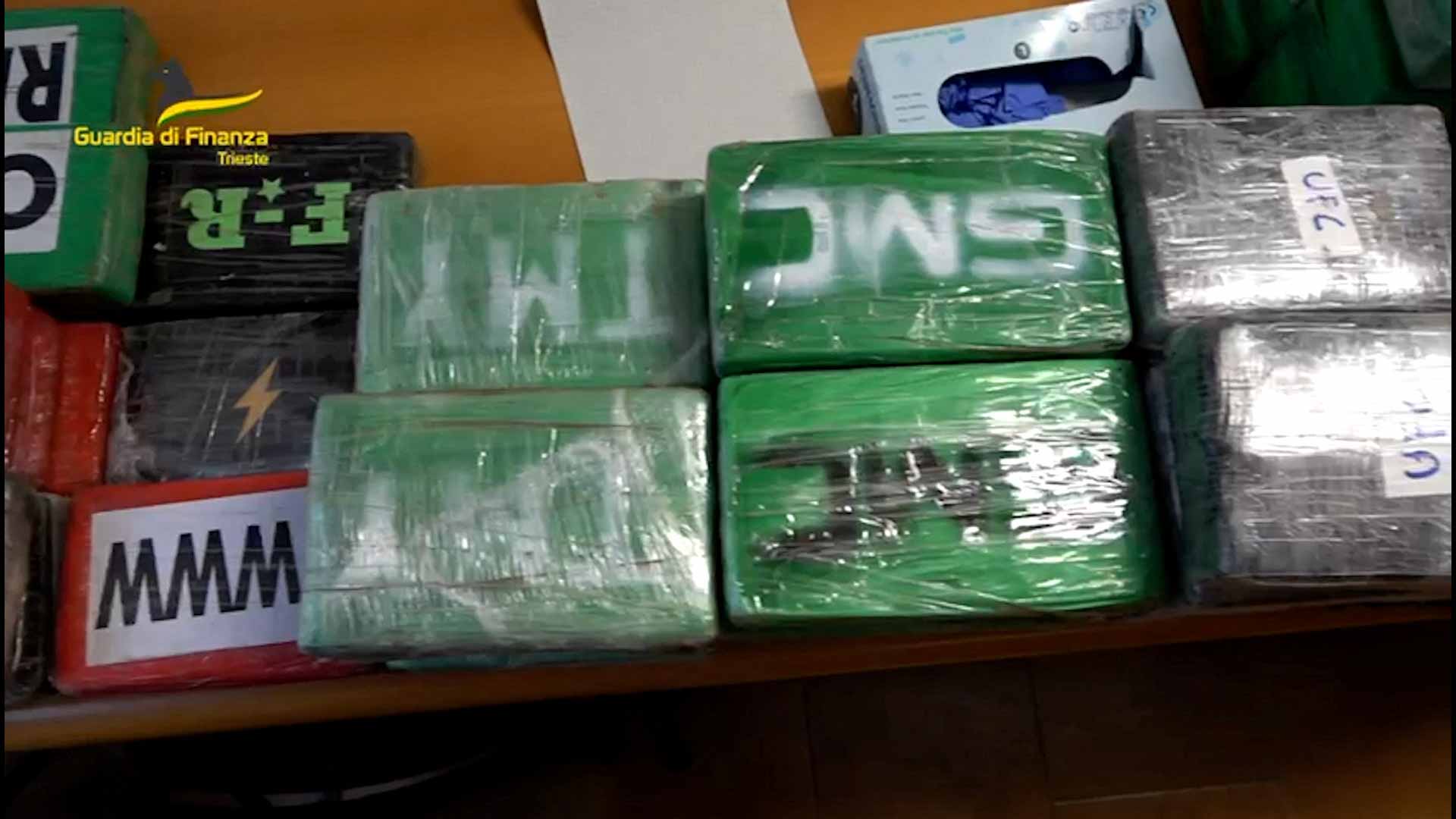 صورة بعنوان: شرطة إيطاليا تضبط أطناناً من الكوكايين بمداهمة وكر عصابة كولومبية 