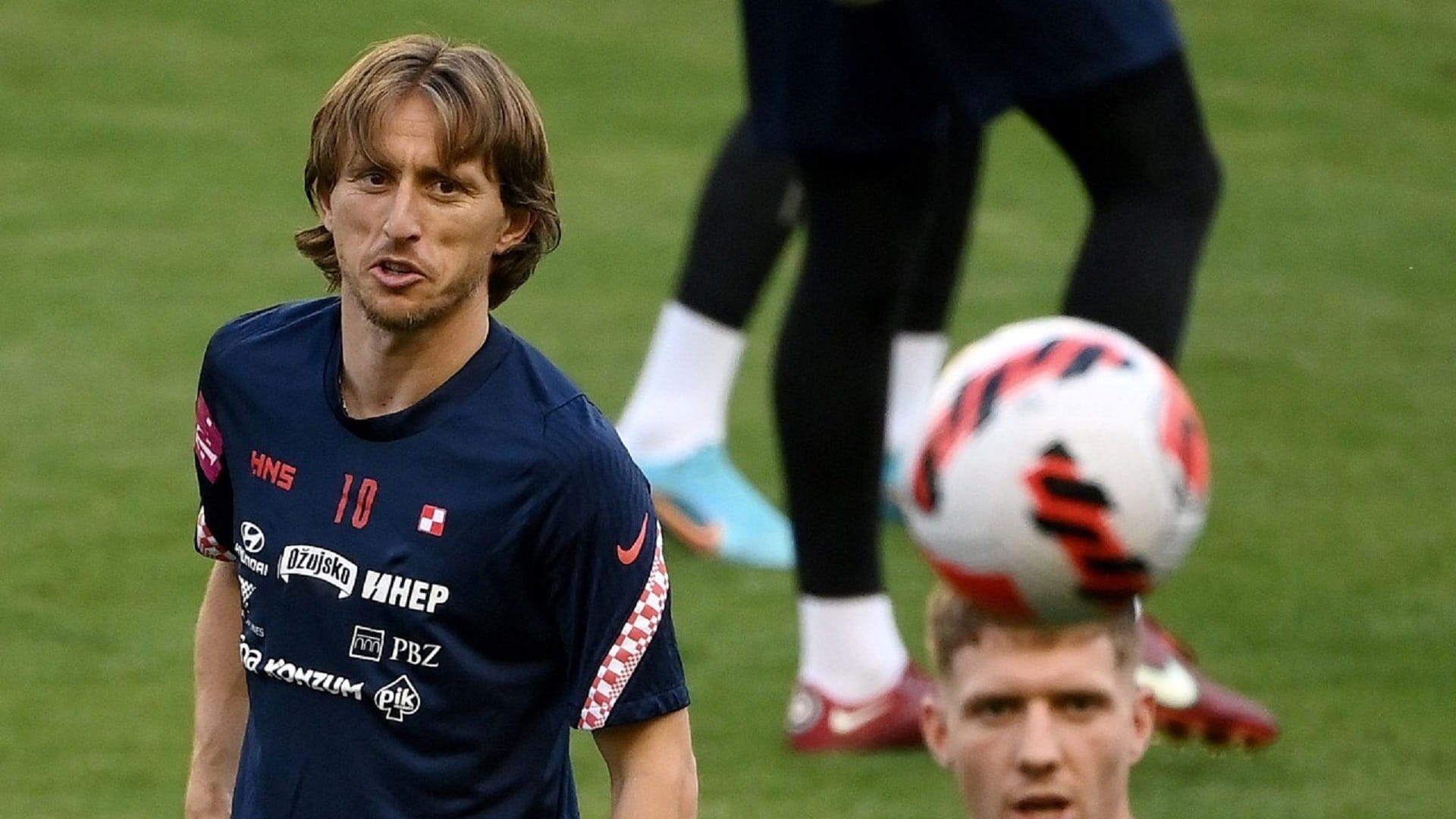 صورة بعنوان: نادي ريال مدريد الإسباني يمدد عقد النجم مورديتش 