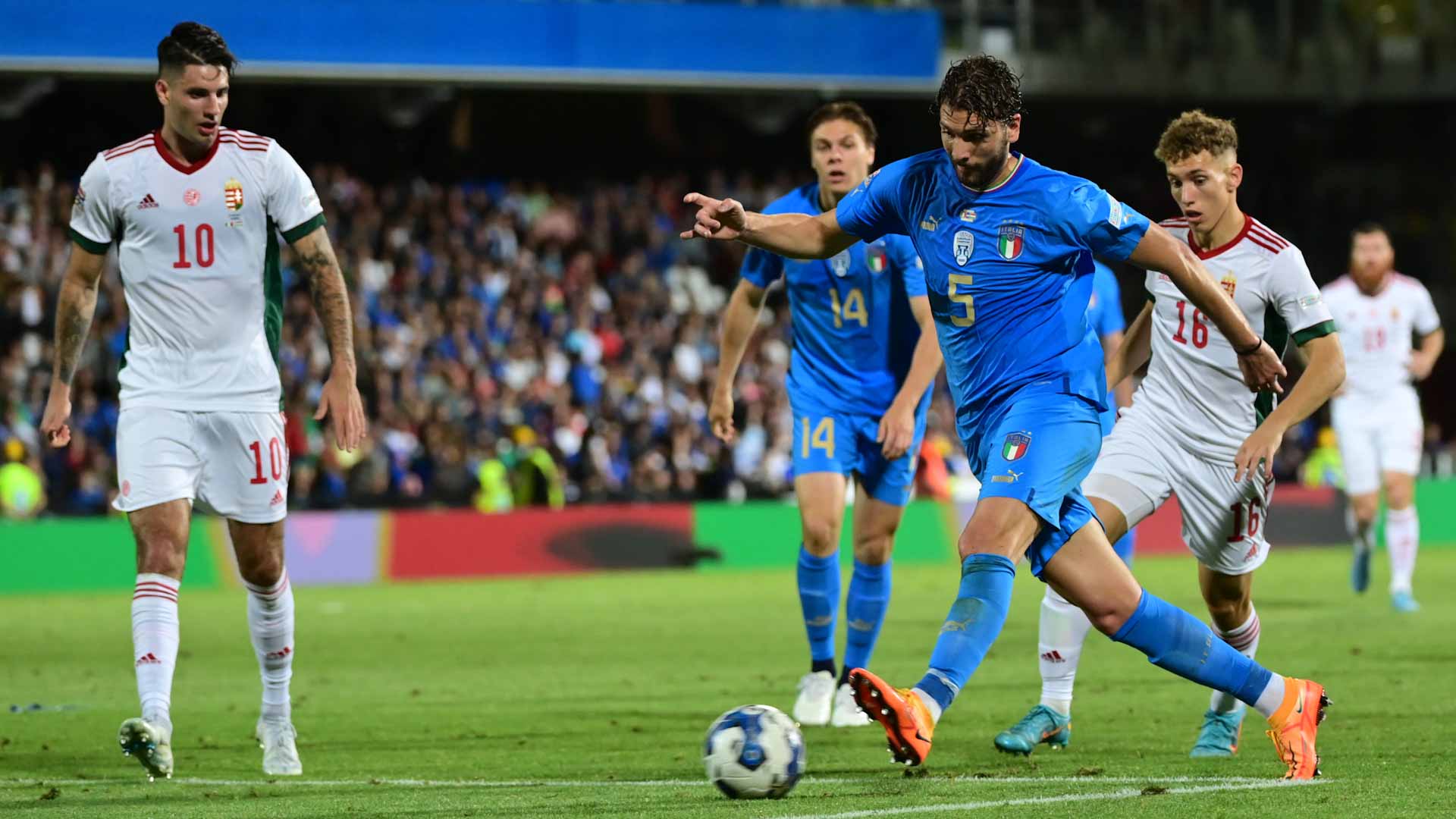 صورة بعنوان: منتخب إيطاليا يتخطى المجر في دوري أمم أوروبا 