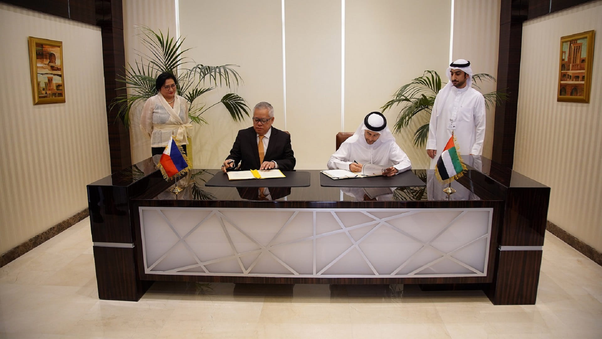 صورة بعنوان: الإمارات توقع اتفاقية حماية وتشجيع الاستثمار مع الفلبين 