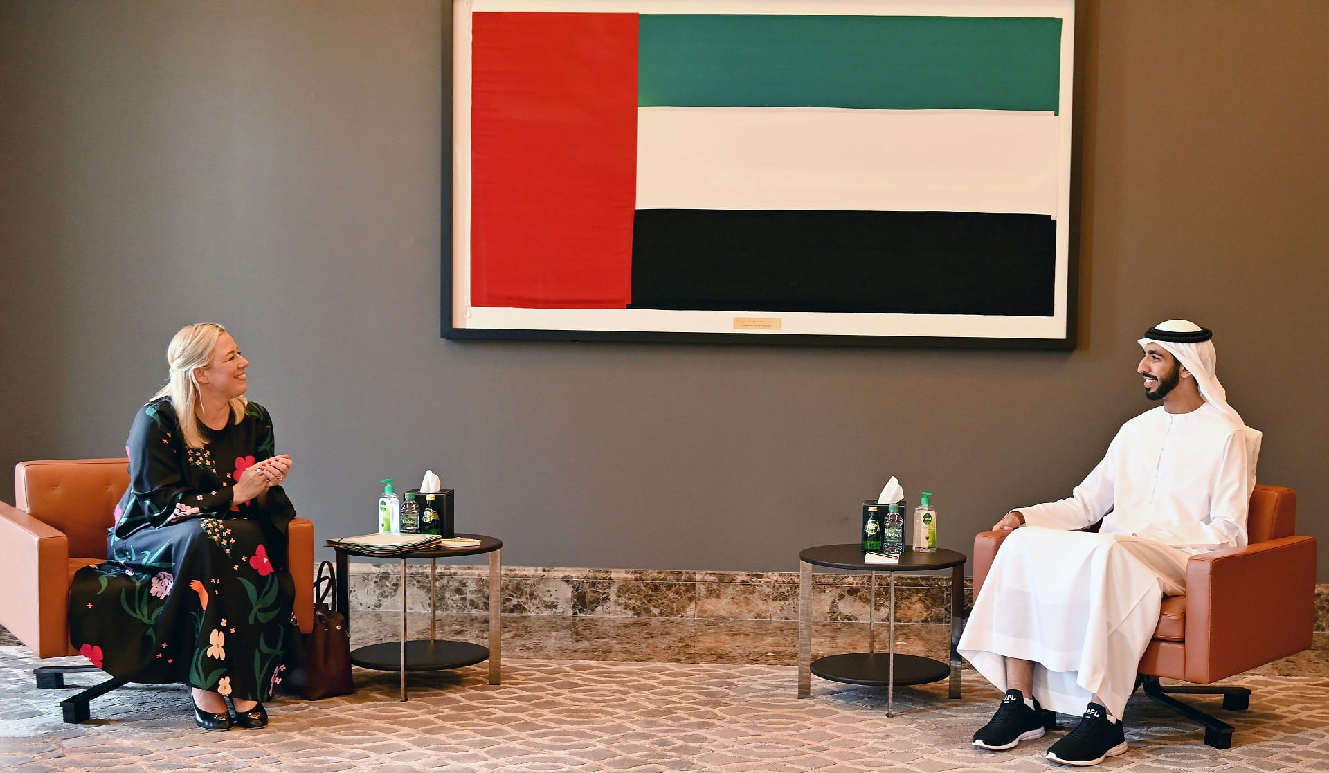 صورة بعنوان: شخبوط بن نهيان يستقبل مفوضة الشراكات الدولية في الاتحاد الأوروبي 