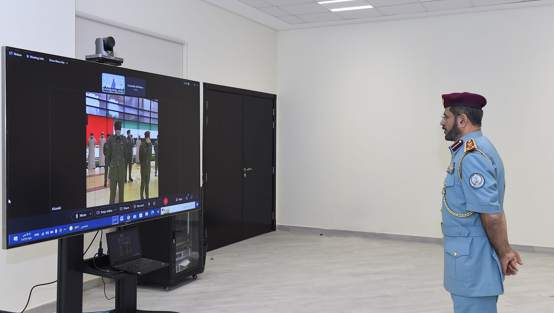 صورة بعنوان: العميد أحمد السركال يتفقد شرطة المنطقة الشرقية عبر الاتصال المرئي 