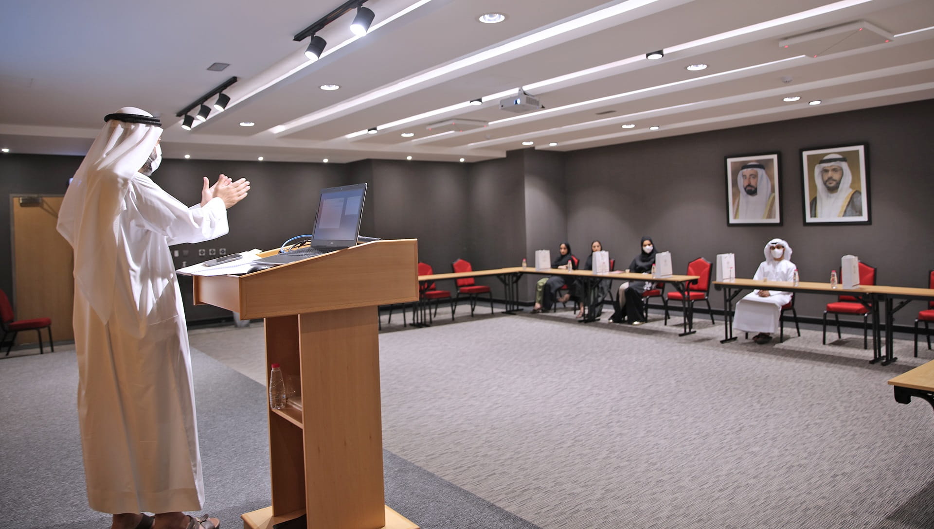 صورة بعنوان: أشغال الشارقة تنظم ورشة تثقيفية  لموظفيها الجدد 