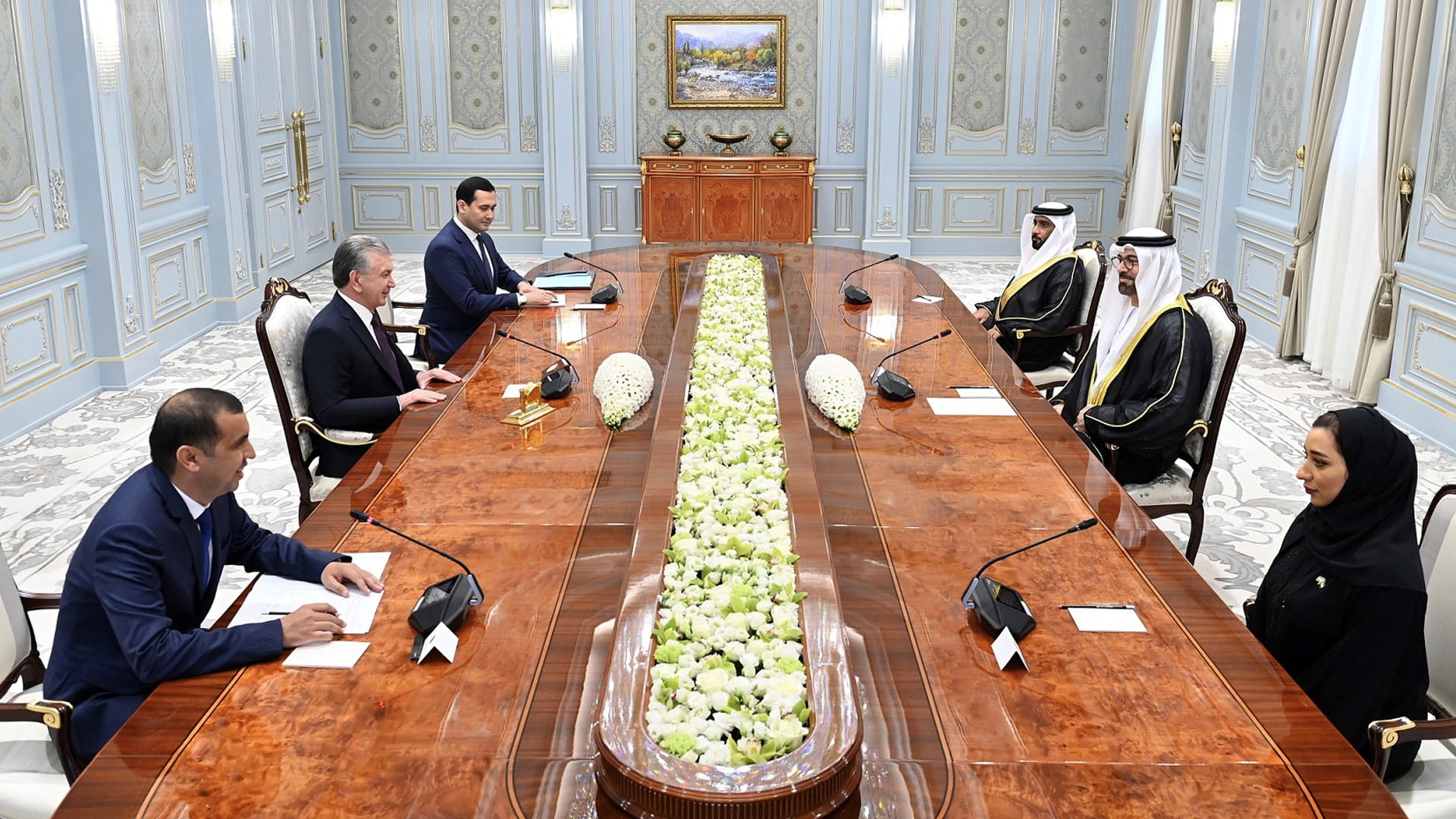 Image for the title: UAE, Uzbekistan govs expand strategic partnership for 3 years 